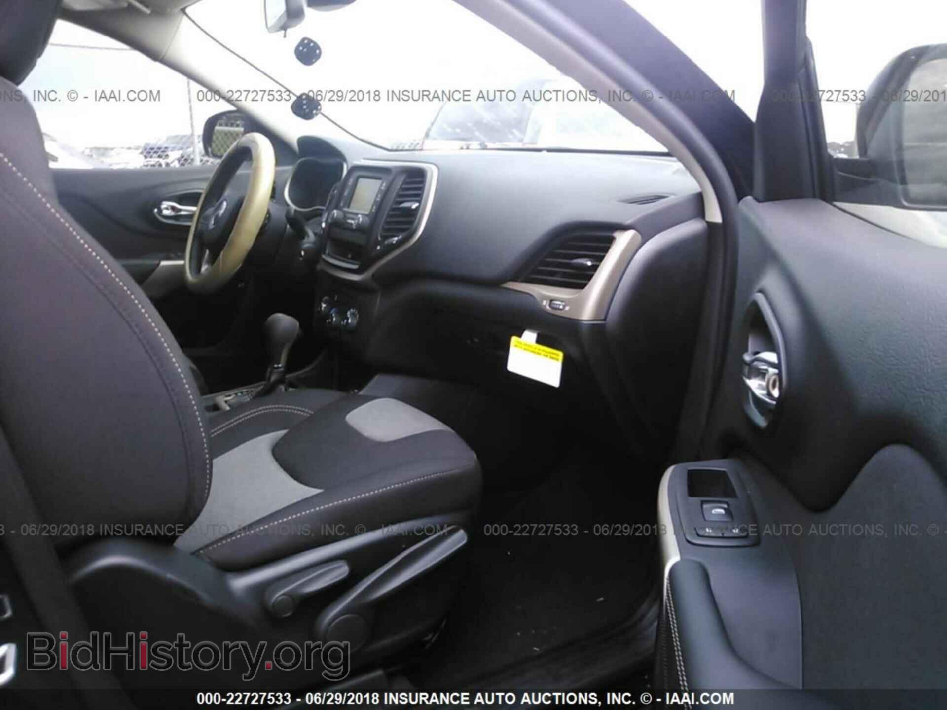 2018 Jeep Cherokee - VIN: 1C4PJLCB1JD563319 - Фото 5