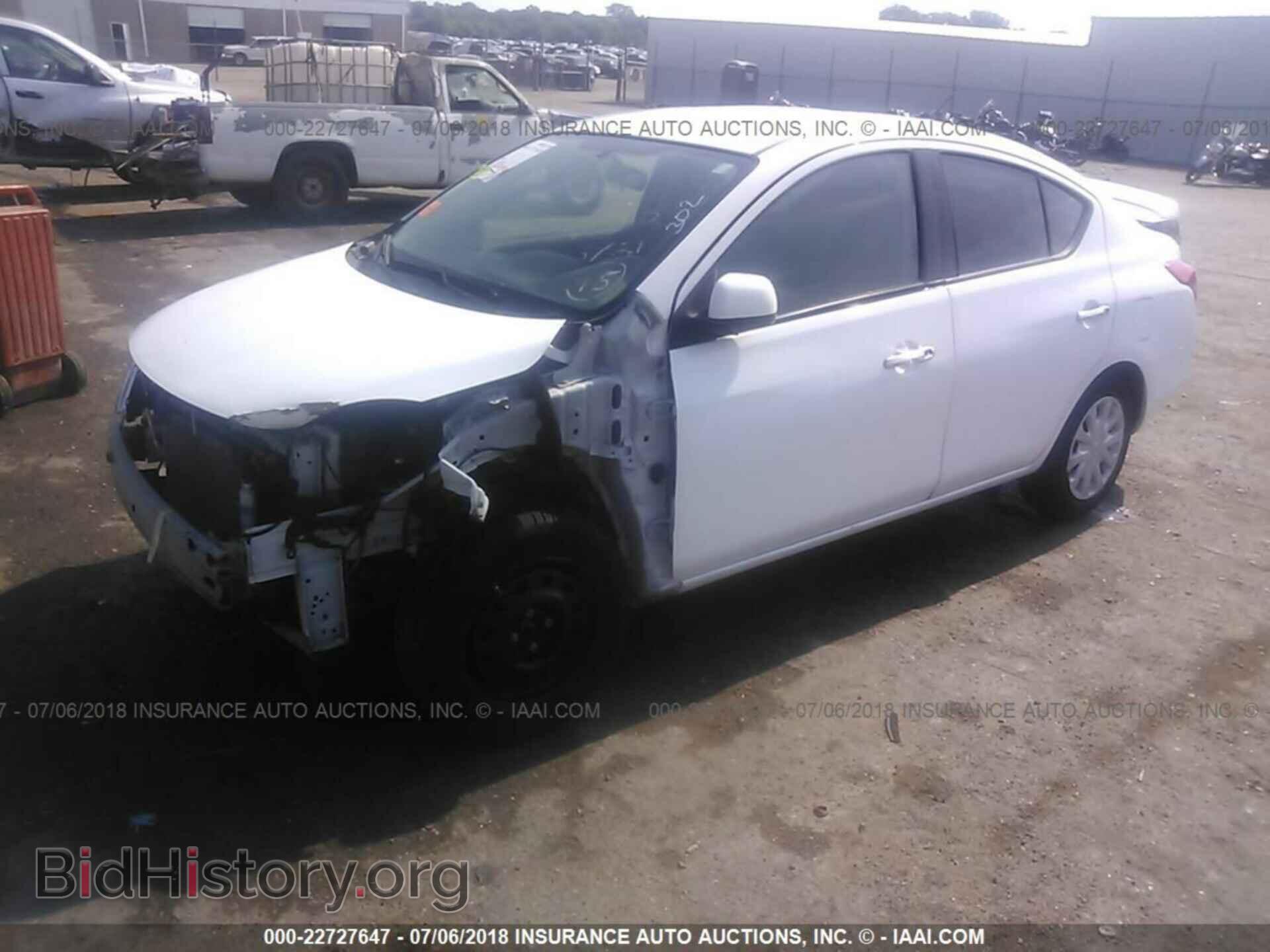 2014 Nissan Versa - VIN: 3N1CN7AP8EL830807 - Photo 2