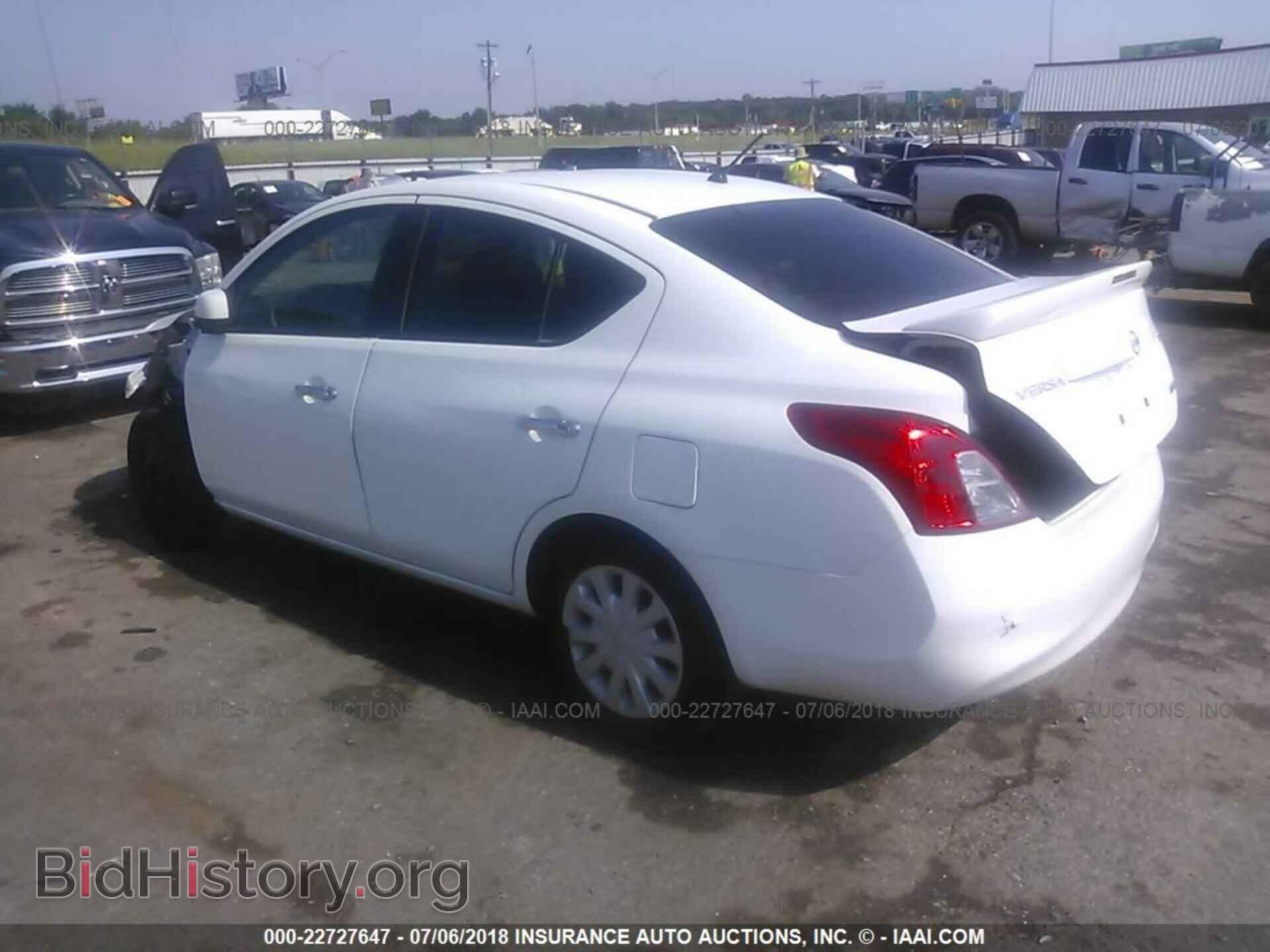 2014 Nissan Versa - VIN: 3N1CN7AP8EL830807 - Photo 3