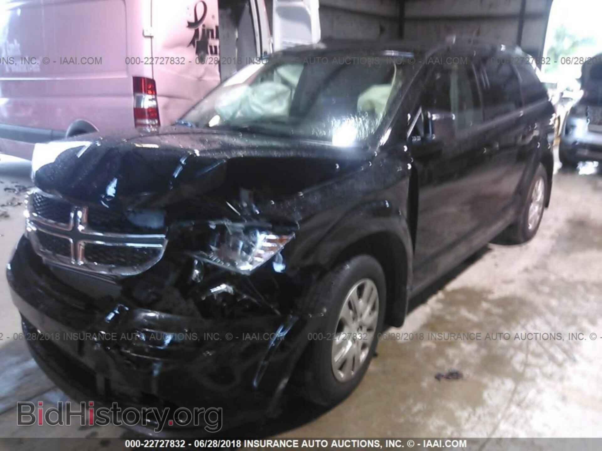 2018 Dodge Journey - VIN: 3C4PDCAB7JT288642 - Фото 2