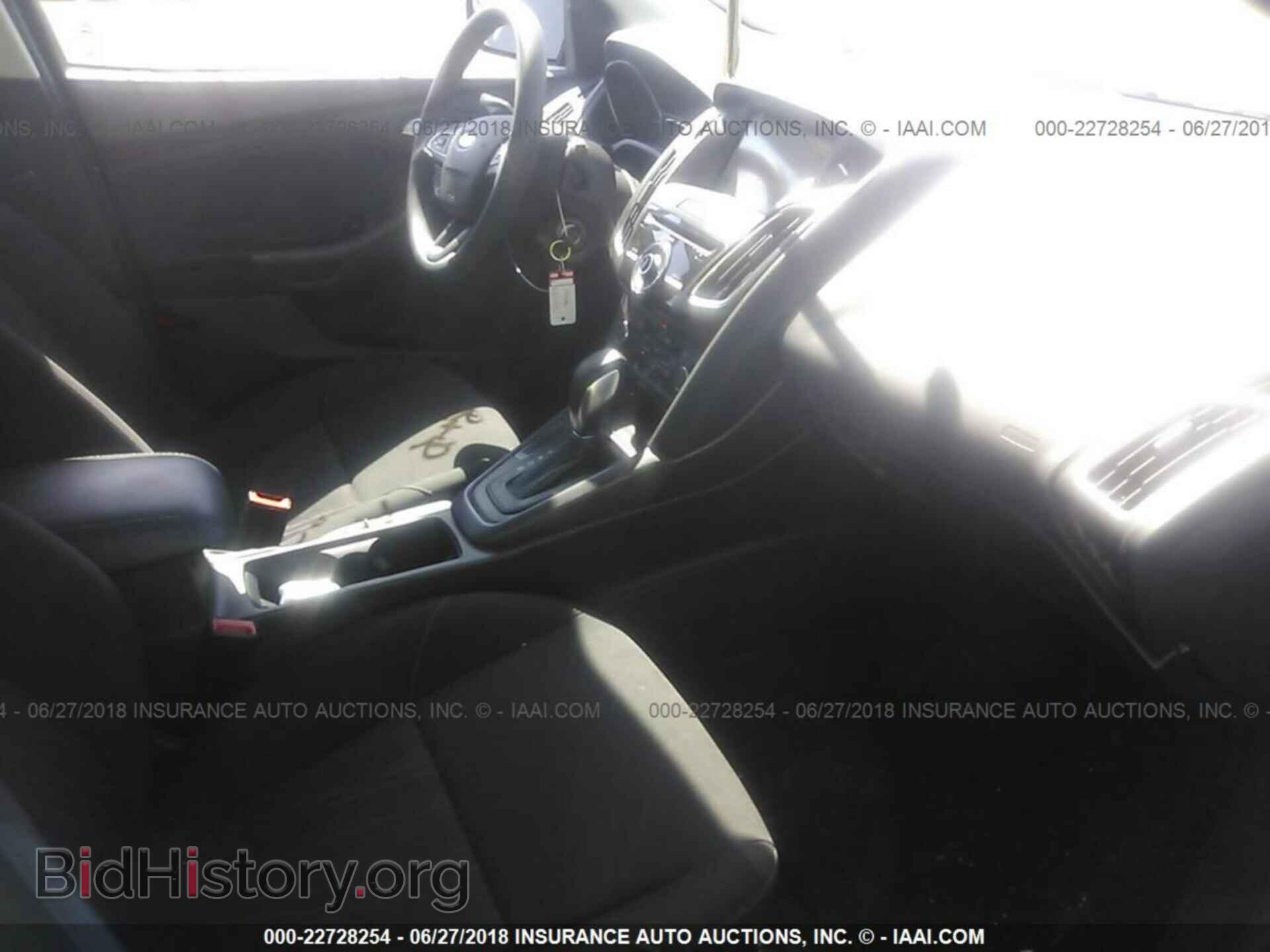 2017 Ford Focus - VIN: 1FADP3H25HL237328 - Photo 5