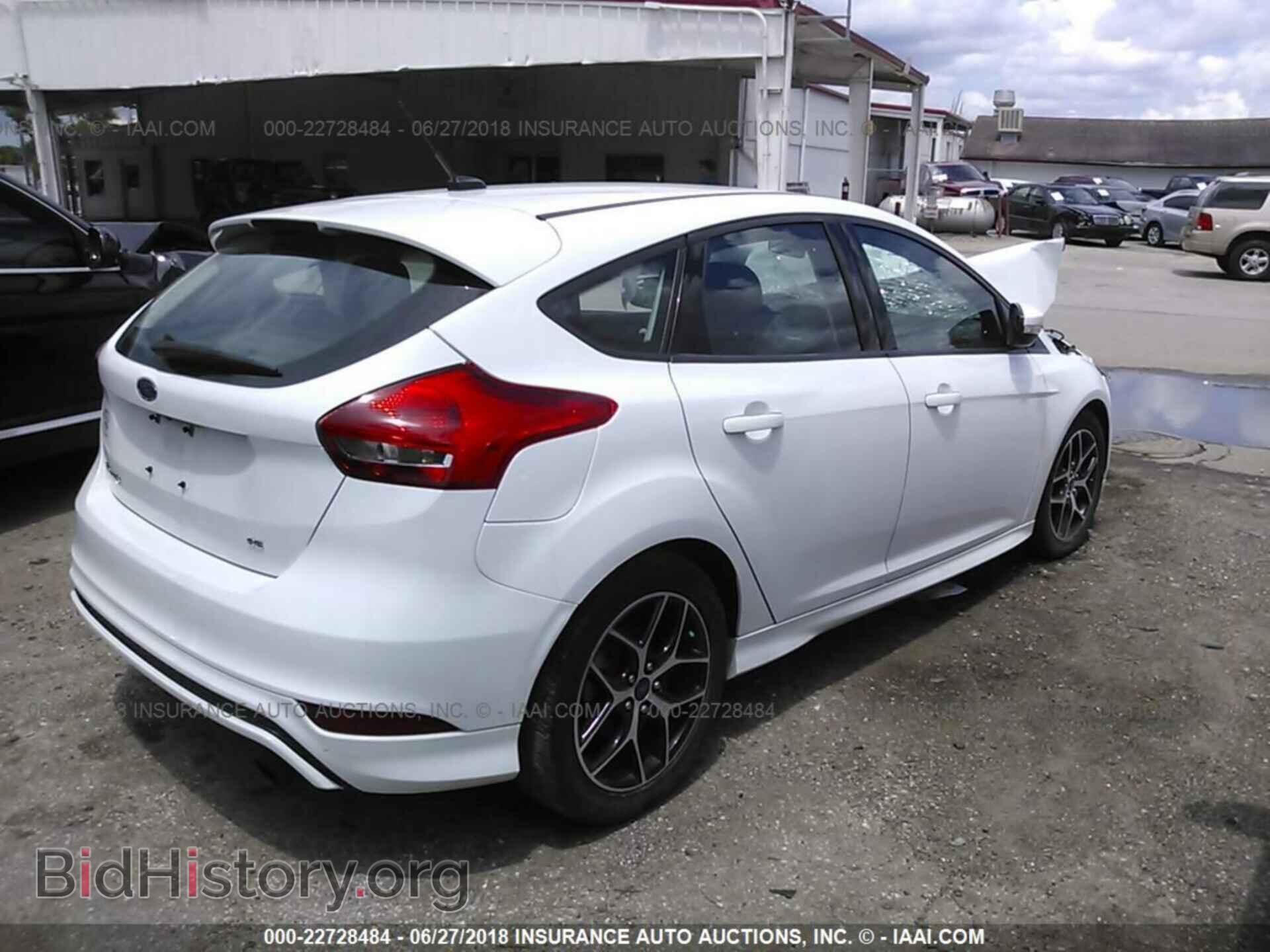 2016 Ford Focus - VIN: 1FADP3K24GL300409 - Фото 4