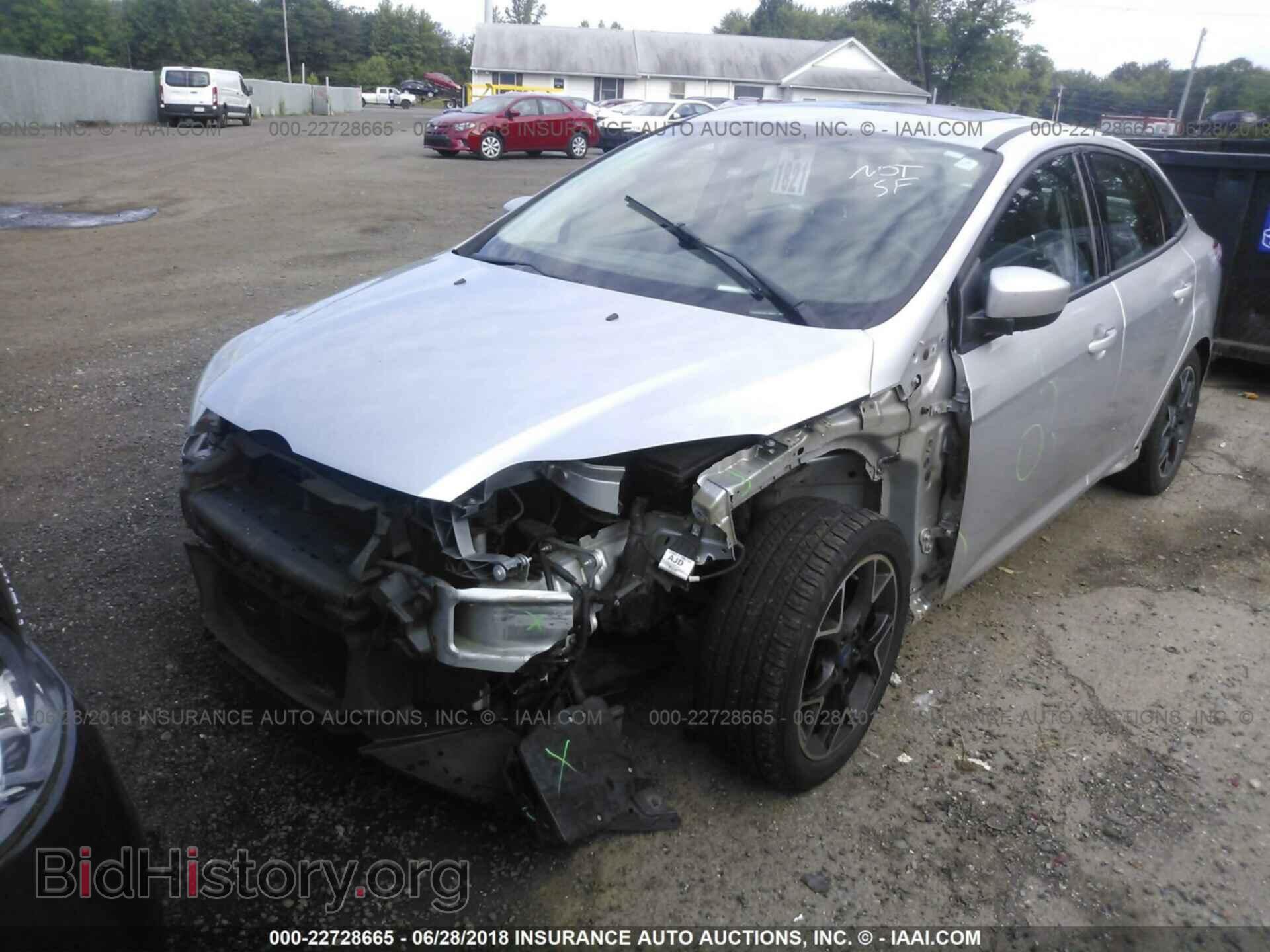 2012 Ford Focus - VIN: 1FAHP3F25CL183025 - Photo 2
