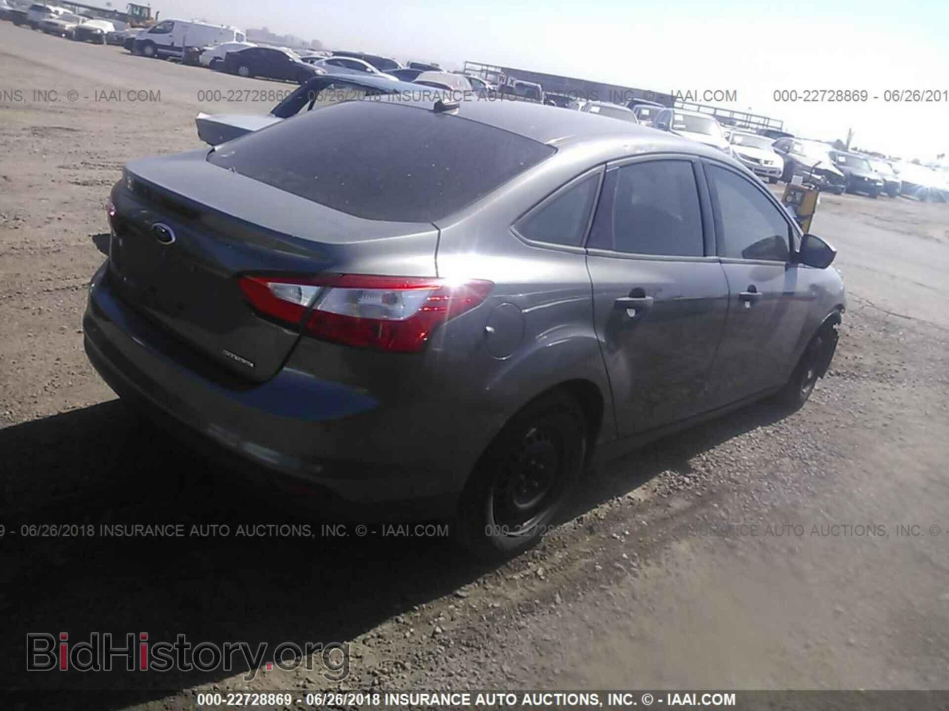 2012 Ford Focus - VIN: 1FAHP3E23CL370863 - Photo 4