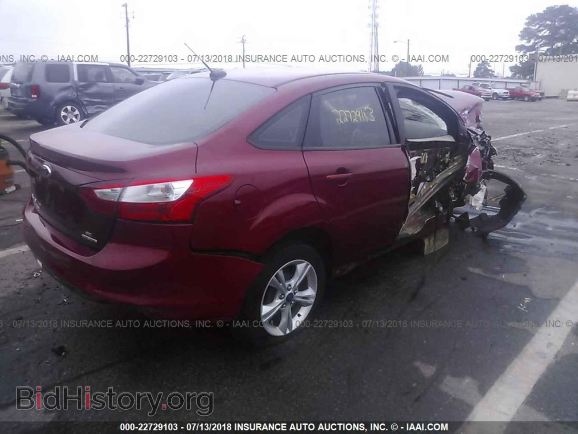 2014 Ford Focus - VIN: 1FADP3F23EL457453 - Photo 4