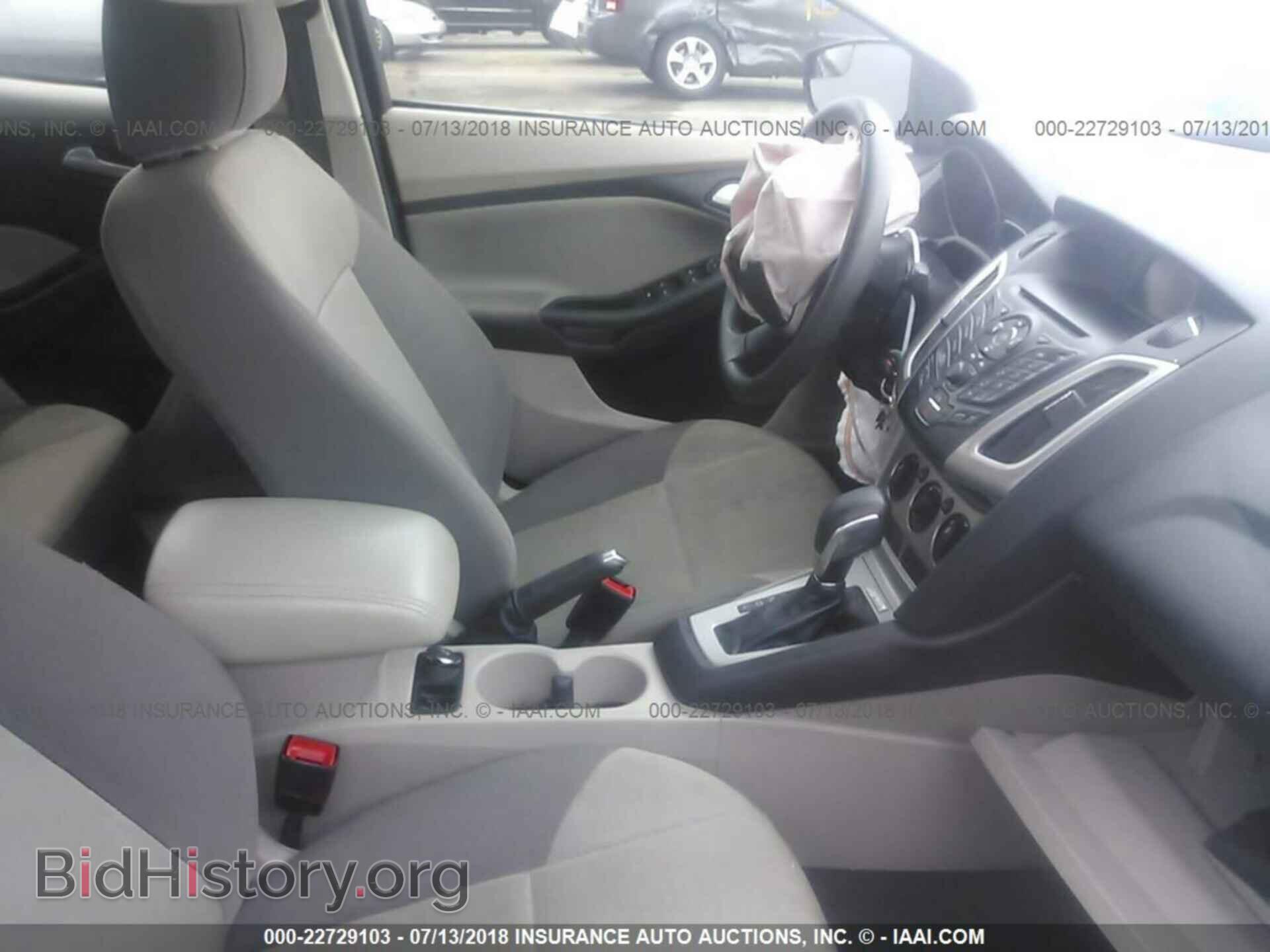 2014 Ford Focus - VIN: 1FADP3F23EL457453 - Photo 5