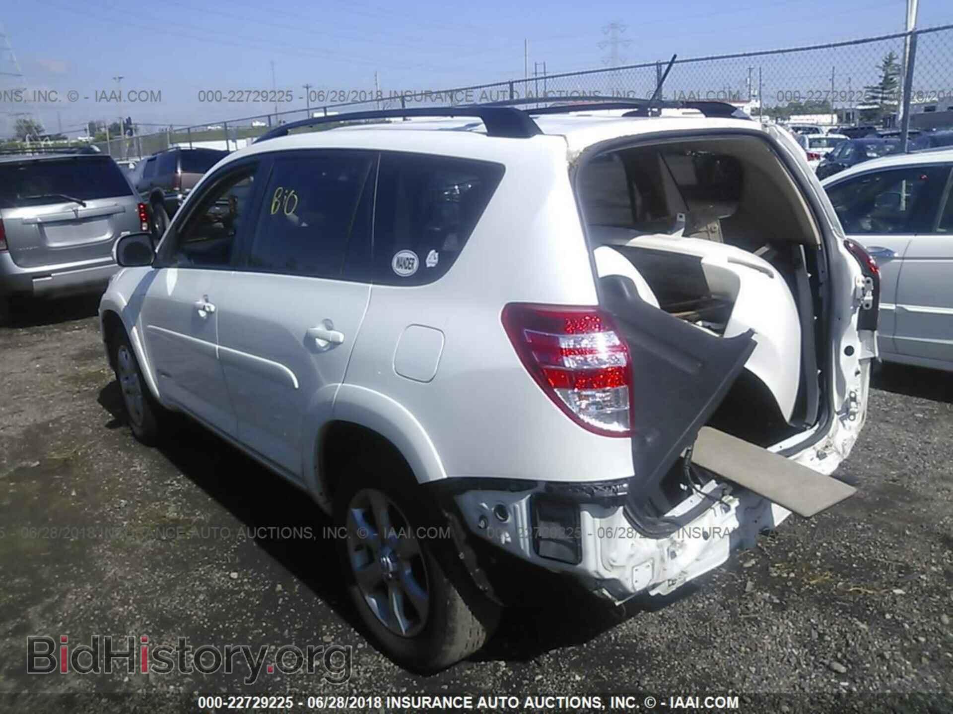2011 Toyota Rav4 - VIN: 2T3DF4DV2BW111578 - Фото 3