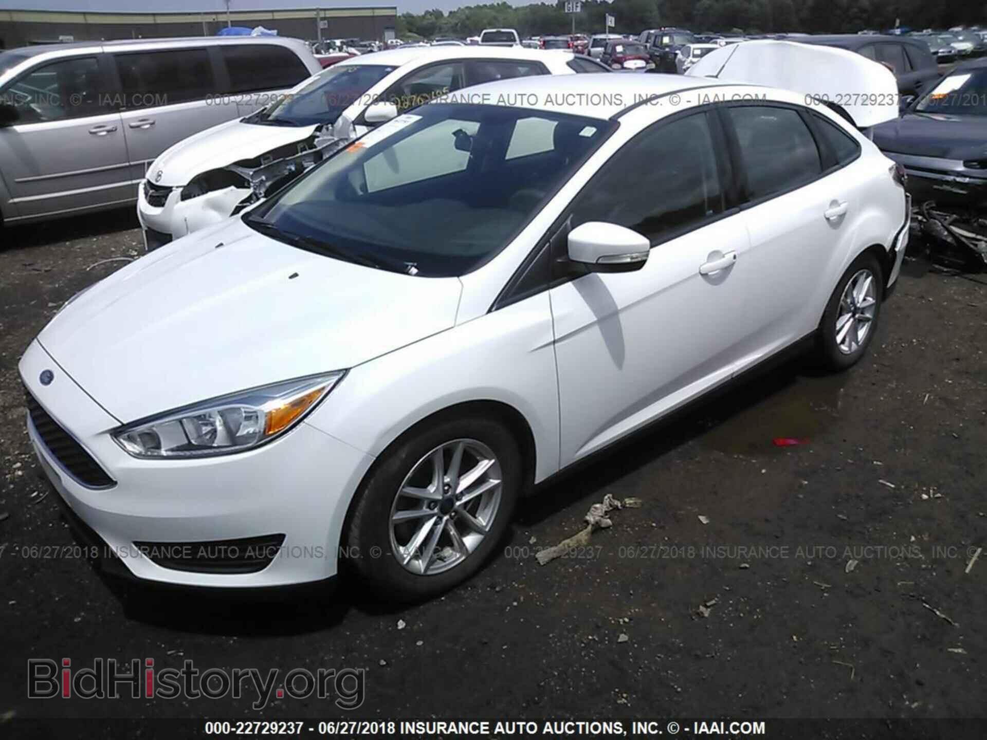 2016 Ford Focus - VIN: 1FADP3F23GL309662 - Photo 2