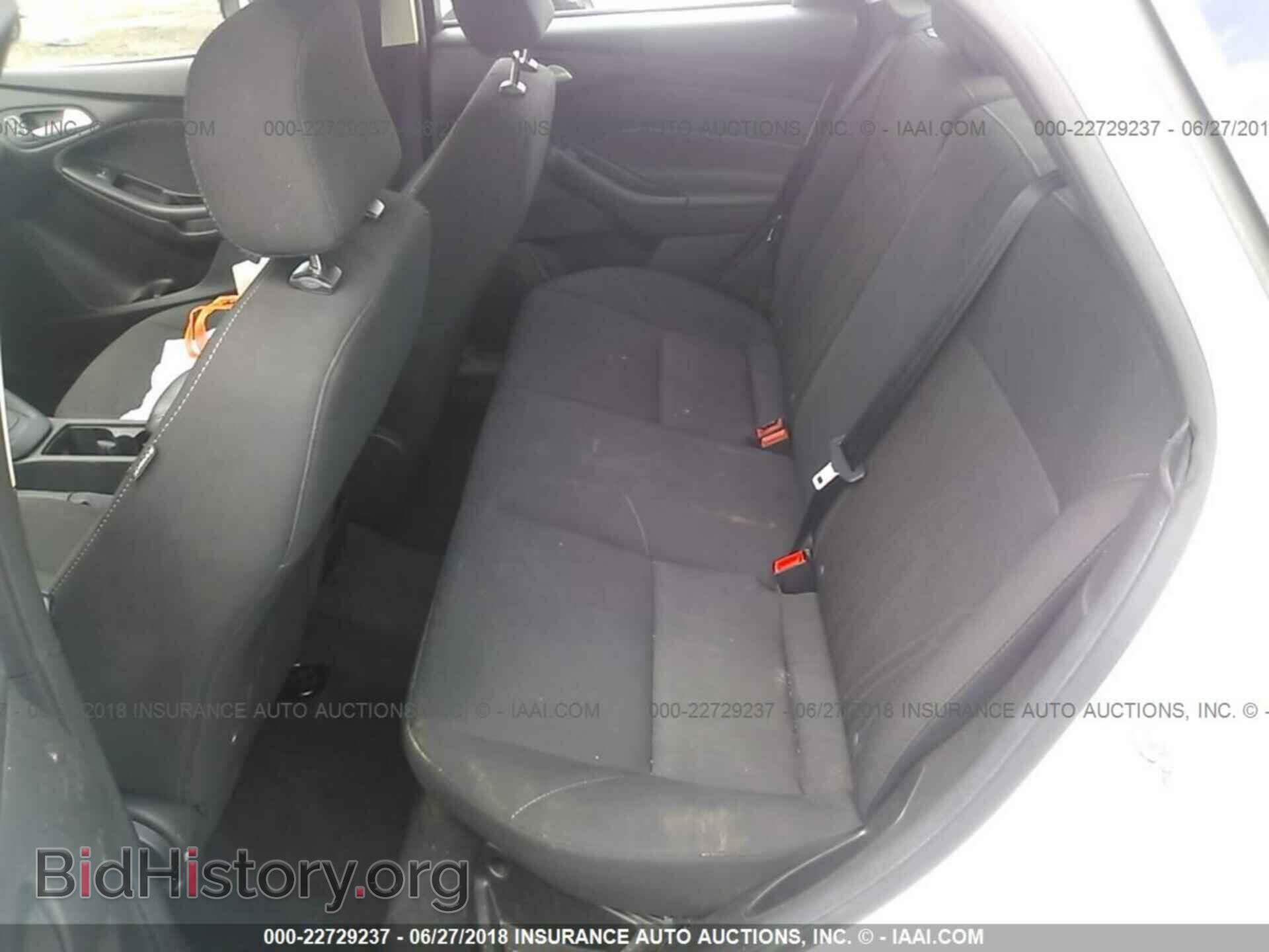 2016 Ford Focus - VIN: 1FADP3F23GL309662 - Photo 8