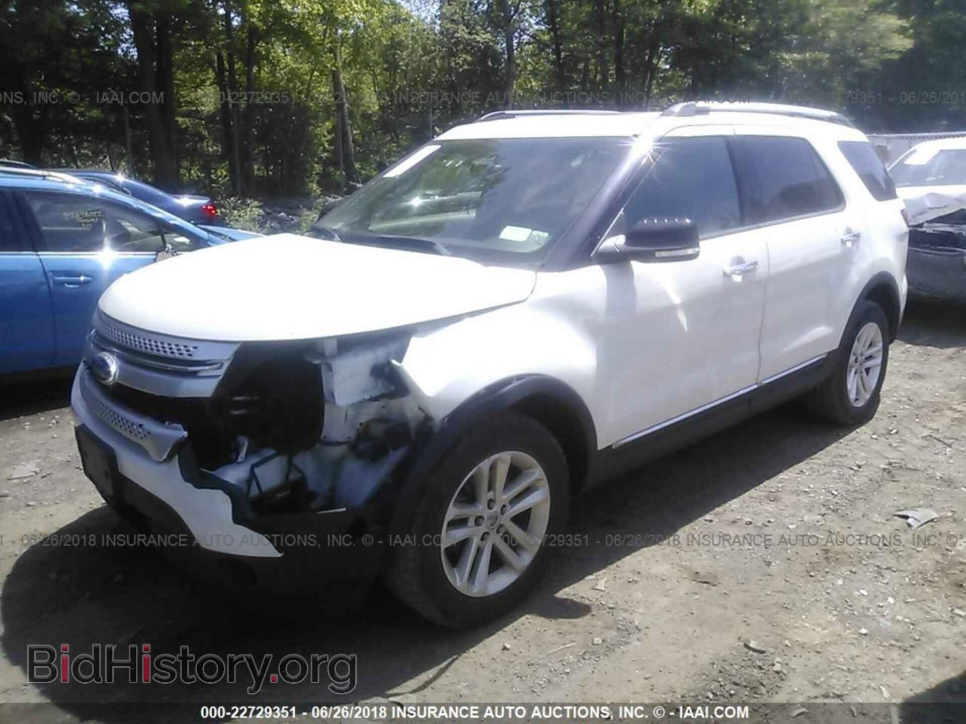 2011 Ford Explorer - VIN: 1FMHK8D86BGA74606 - Фото 2