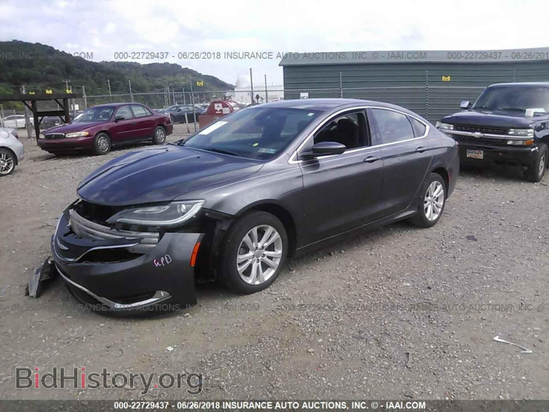 2015 Chrysler 200 - VIN: 1C3CCCAB3FN734816 - Photo 2