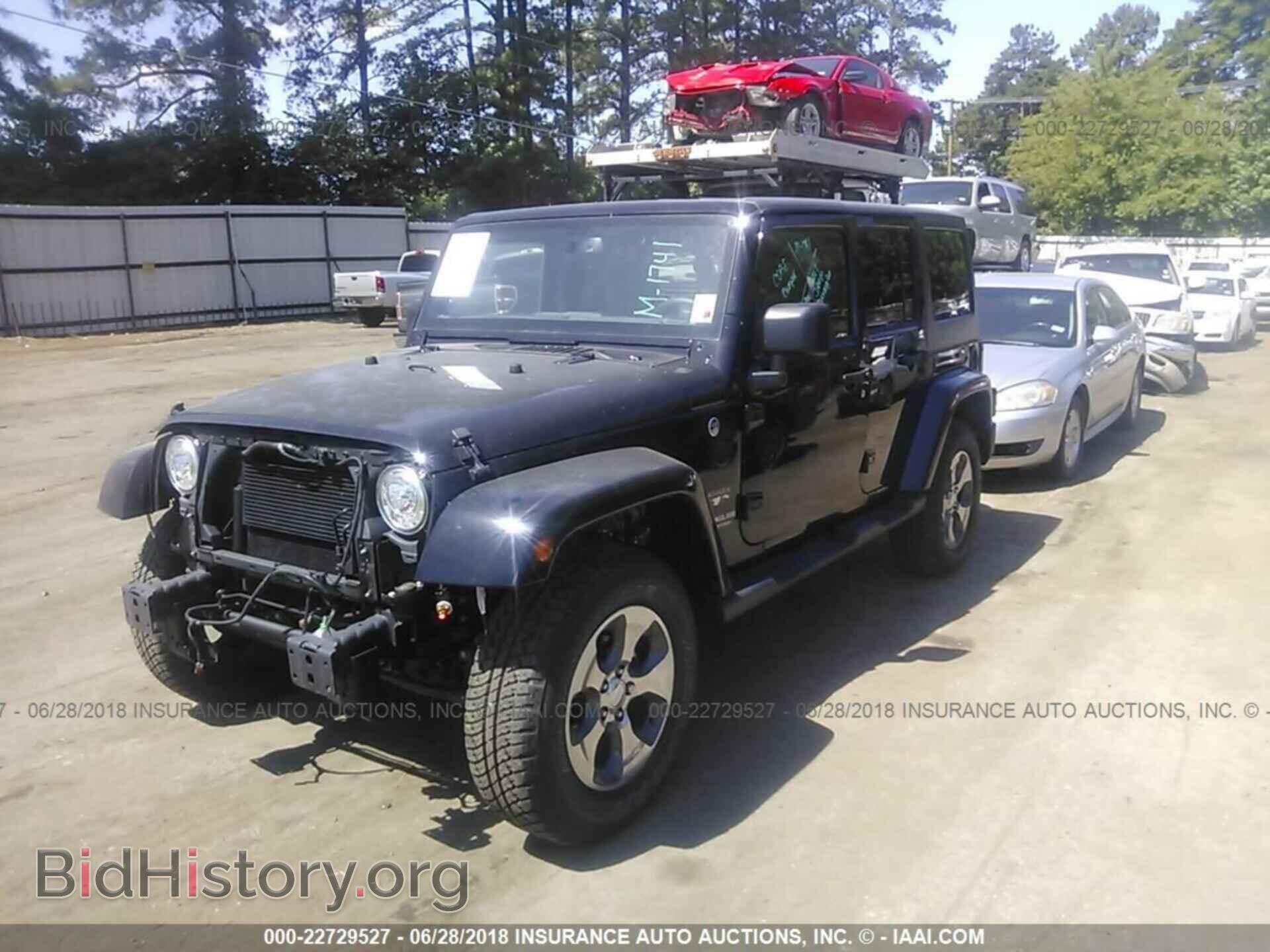 2017 Jeep Wrangler - VIN: 1C4BJWEG3HL723981 - Фото 2
