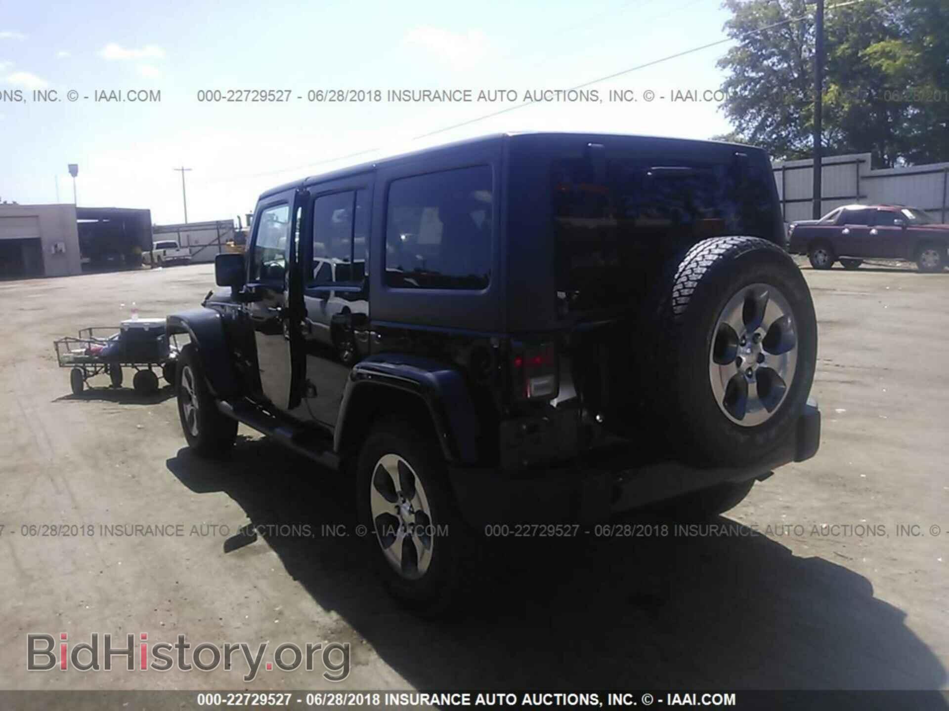 2017 Jeep Wrangler - VIN: 1C4BJWEG3HL723981 - Фото 3