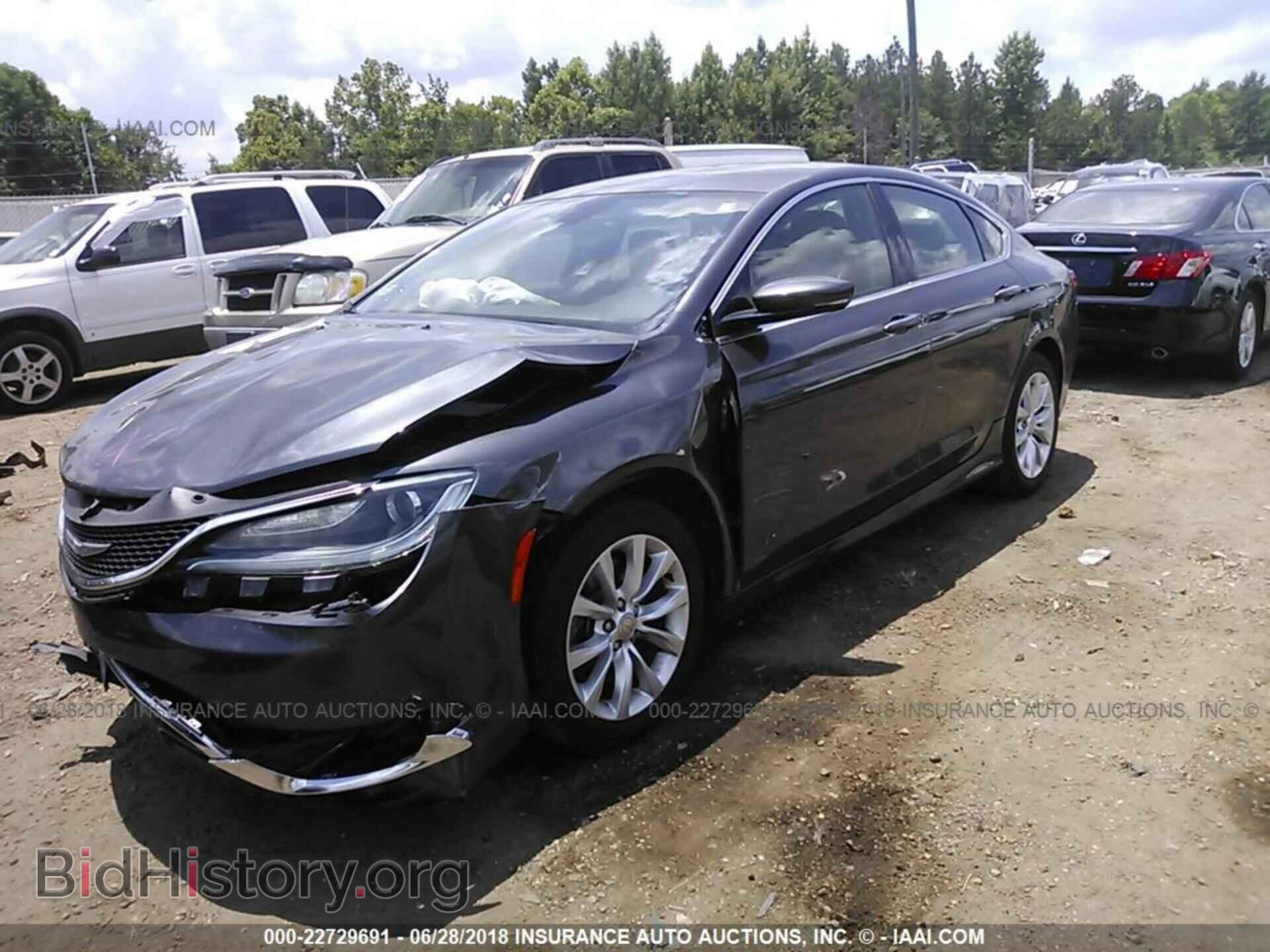 2015 Chrysler 200 - VIN: 1C3CCCCG2FN618290 - Photo 2