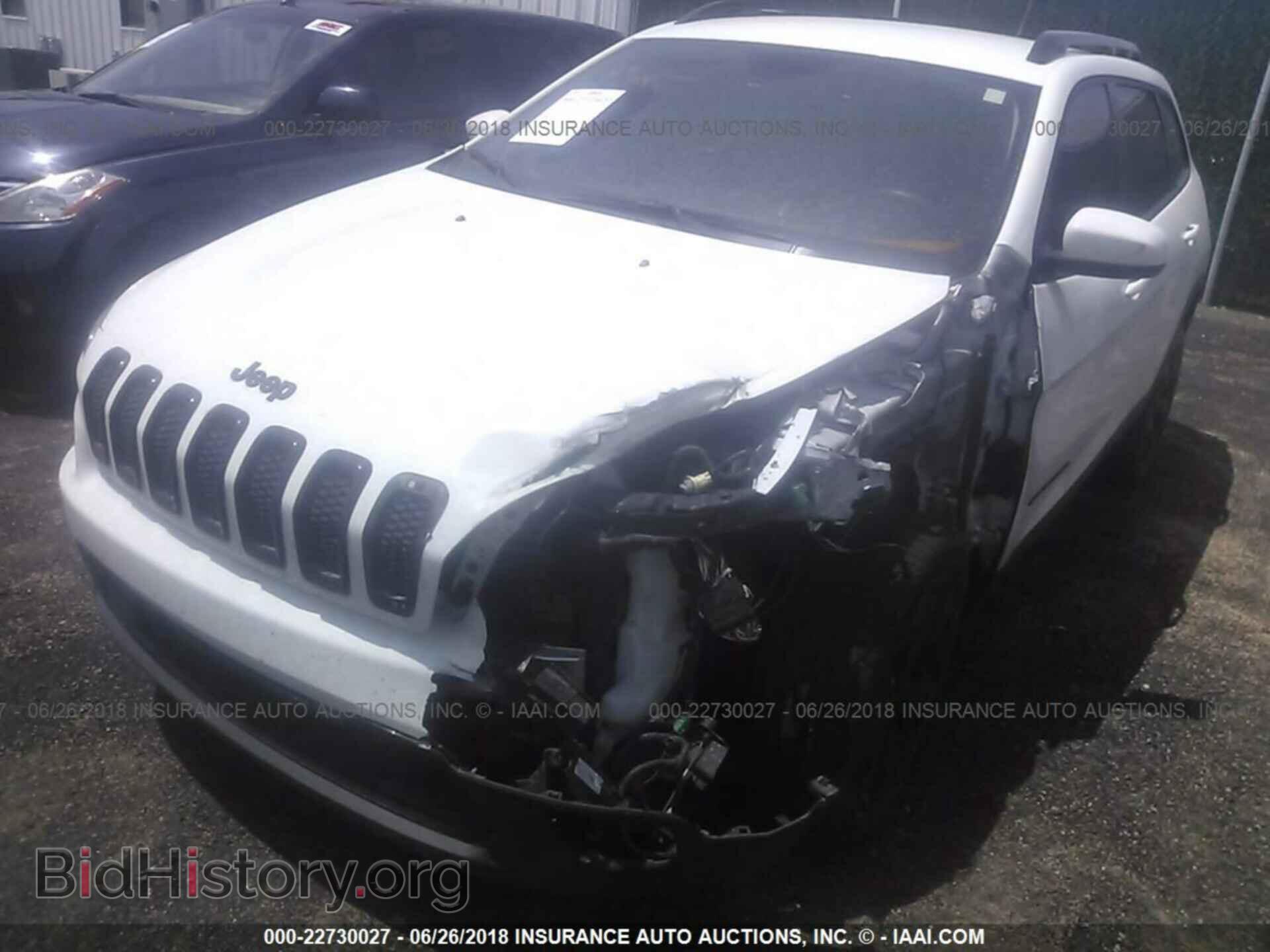 2015 Jeep Cherokee - VIN: 1C4PJLCB4FW722894 - Фото 2