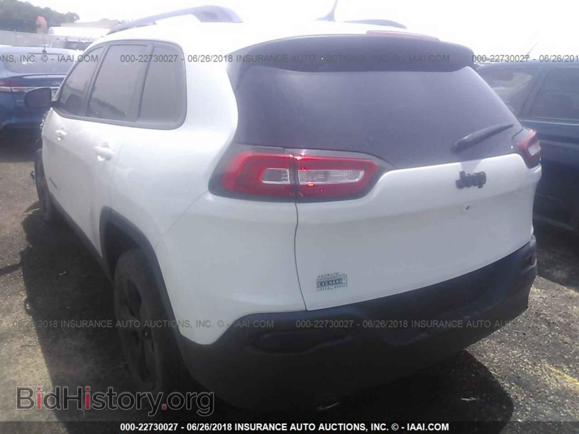 2015 Jeep Cherokee - VIN: 1C4PJLCB4FW722894 - Фото 3
