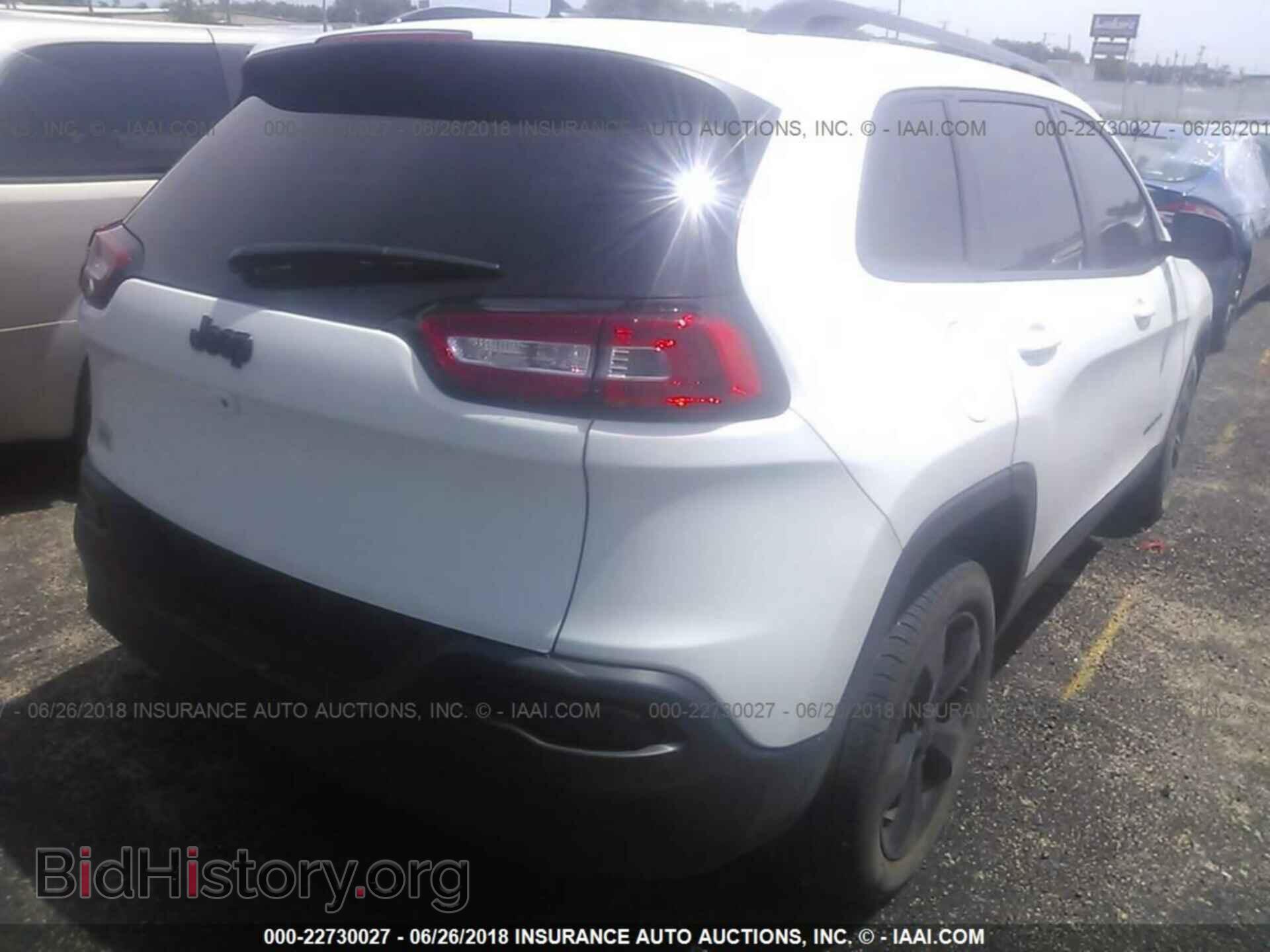 2015 Jeep Cherokee - VIN: 1C4PJLCB4FW722894 - Фото 4