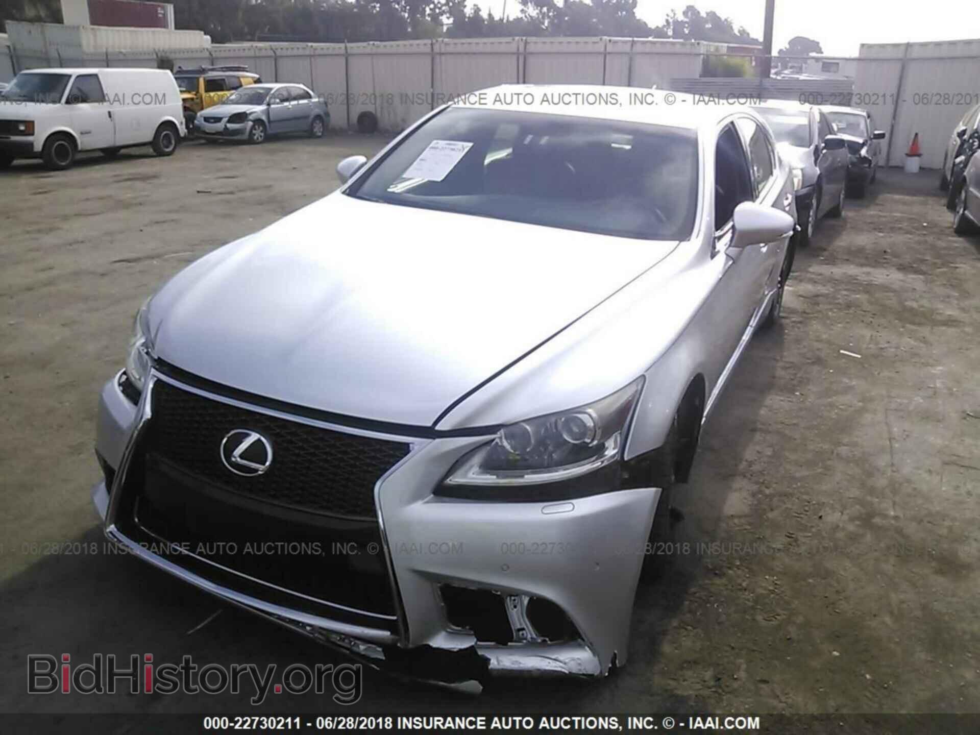 2013 Lexus Ls - VIN: JTHBL5EF5D5115758 - Photo 2