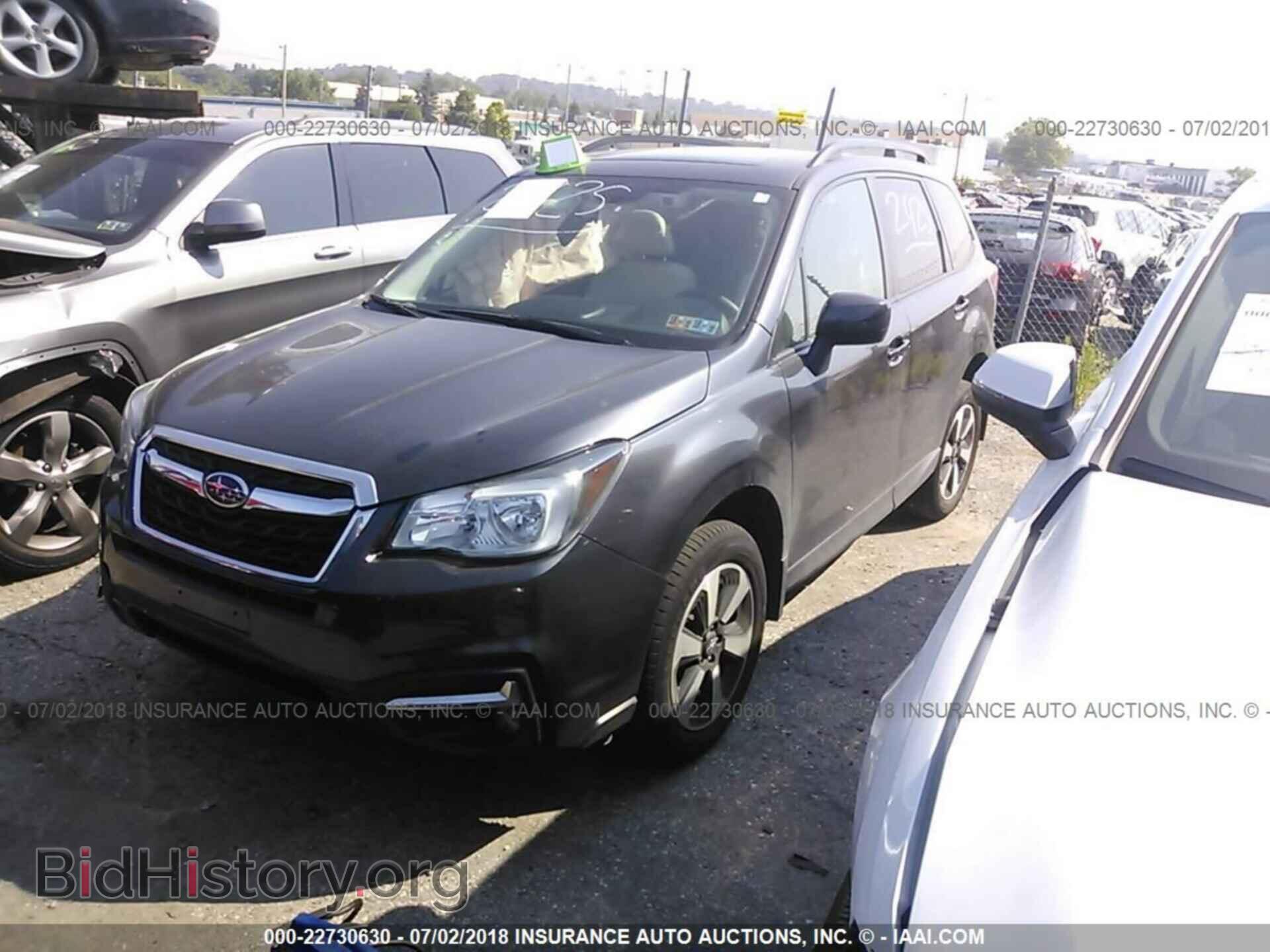 2017 Subaru Forester - VIN: JF2SJAGC1HH496081 - Фото 2