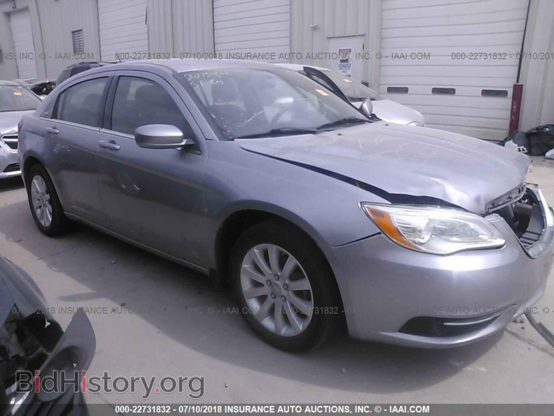 Photo 1C3CCBBB5DN593429 - Chrysler 200 2013