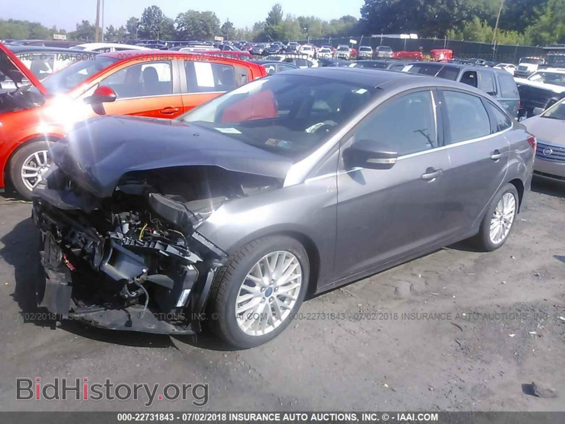 2012 Ford Focus - VIN: 1FAHP3H24CL306682 - Photo 2