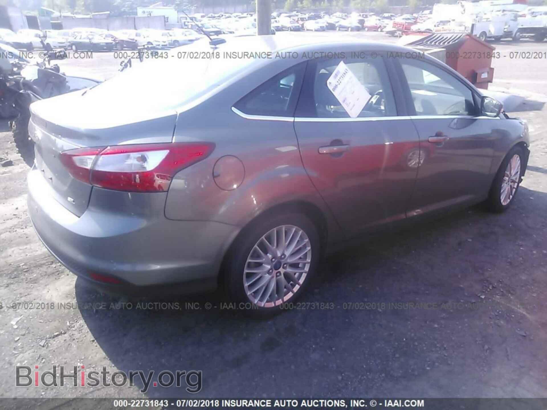 2012 Ford Focus - VIN: 1FAHP3H24CL306682 - Photo 4