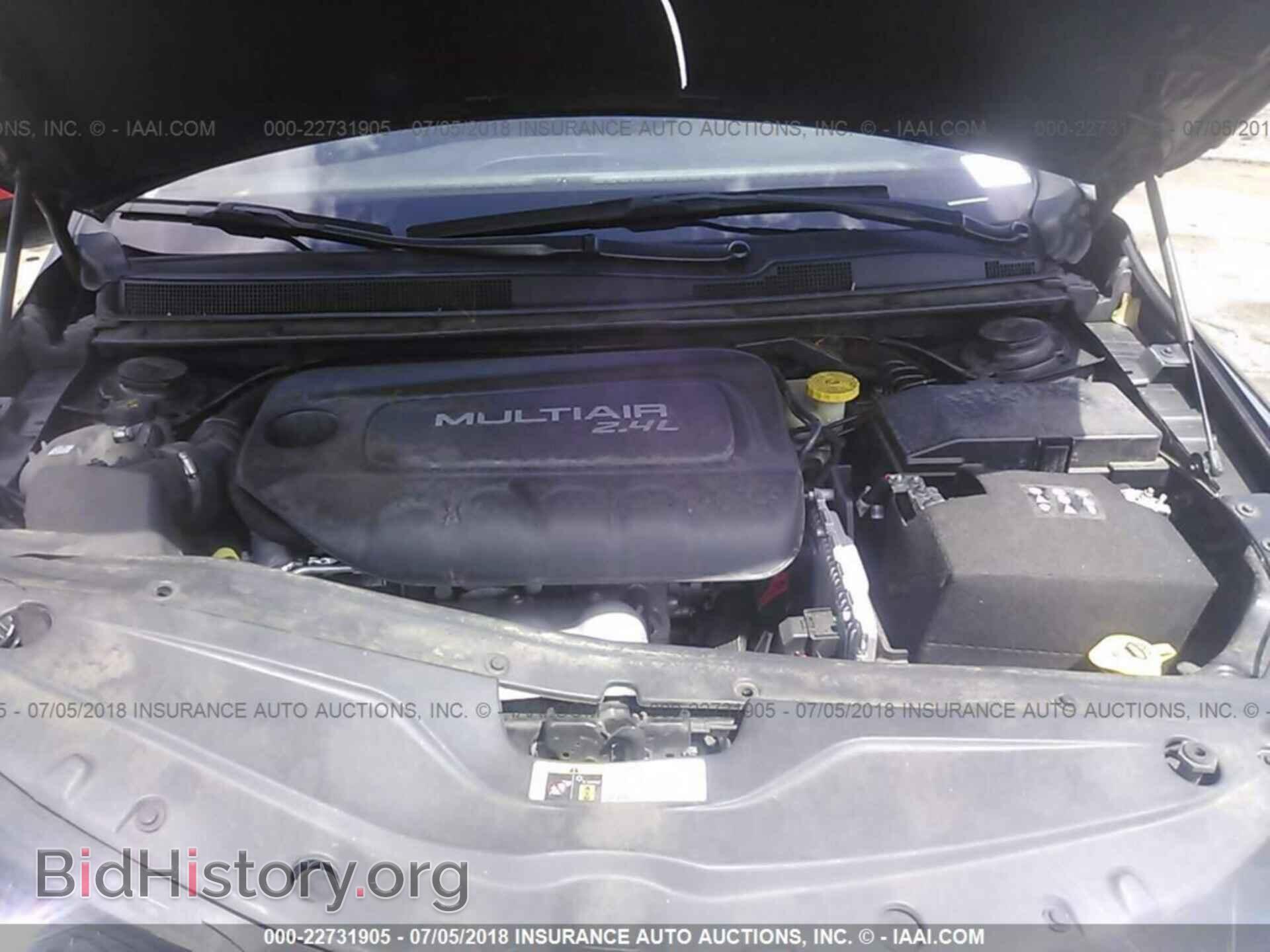 2016 Chrysler 200 - VIN: 1C3CCCAB5GN104183 - Фото 10
