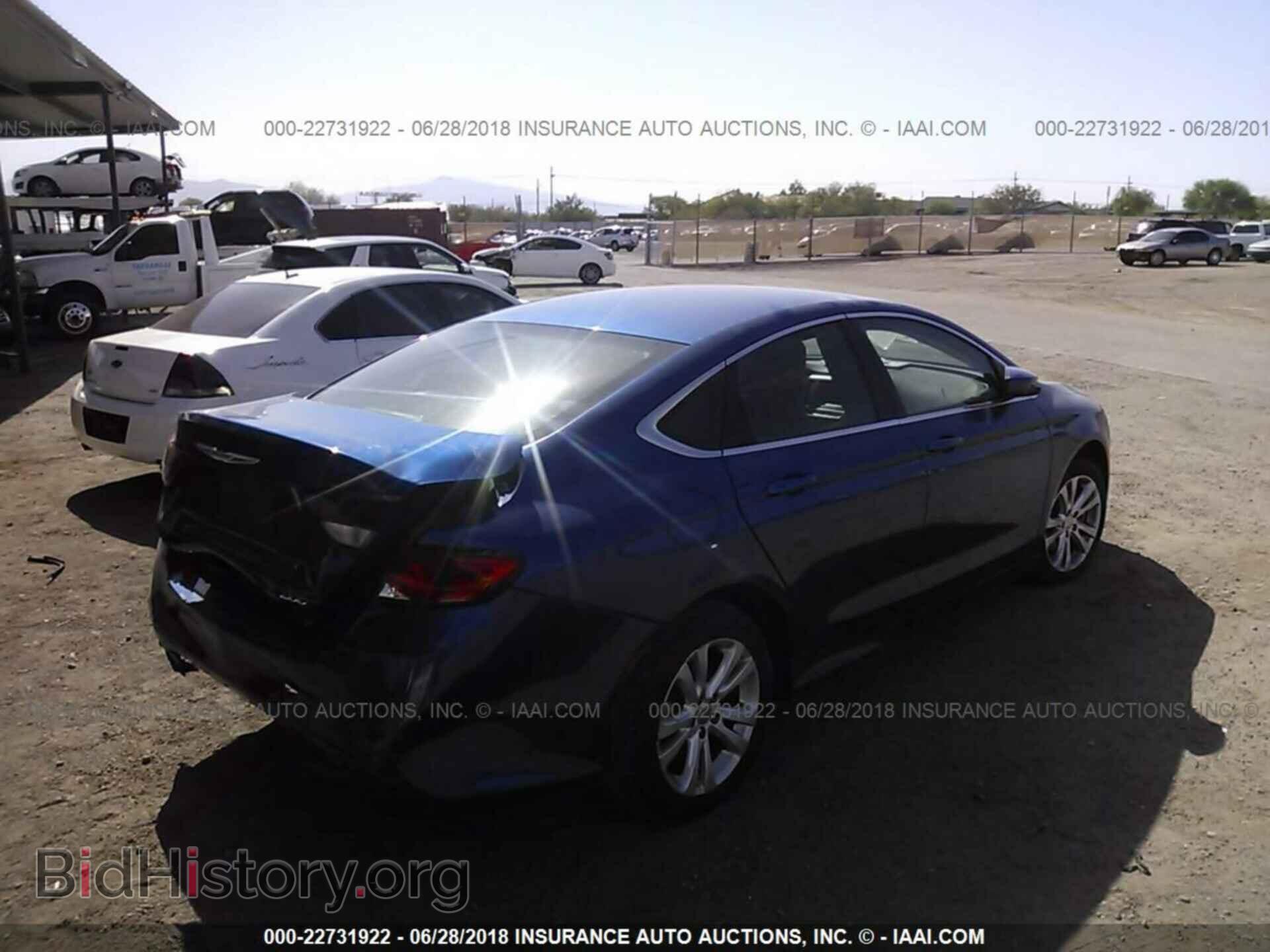 2015 Chrysler 200 - VIN: 1C3CCCAB2FN718543 - Photo 4