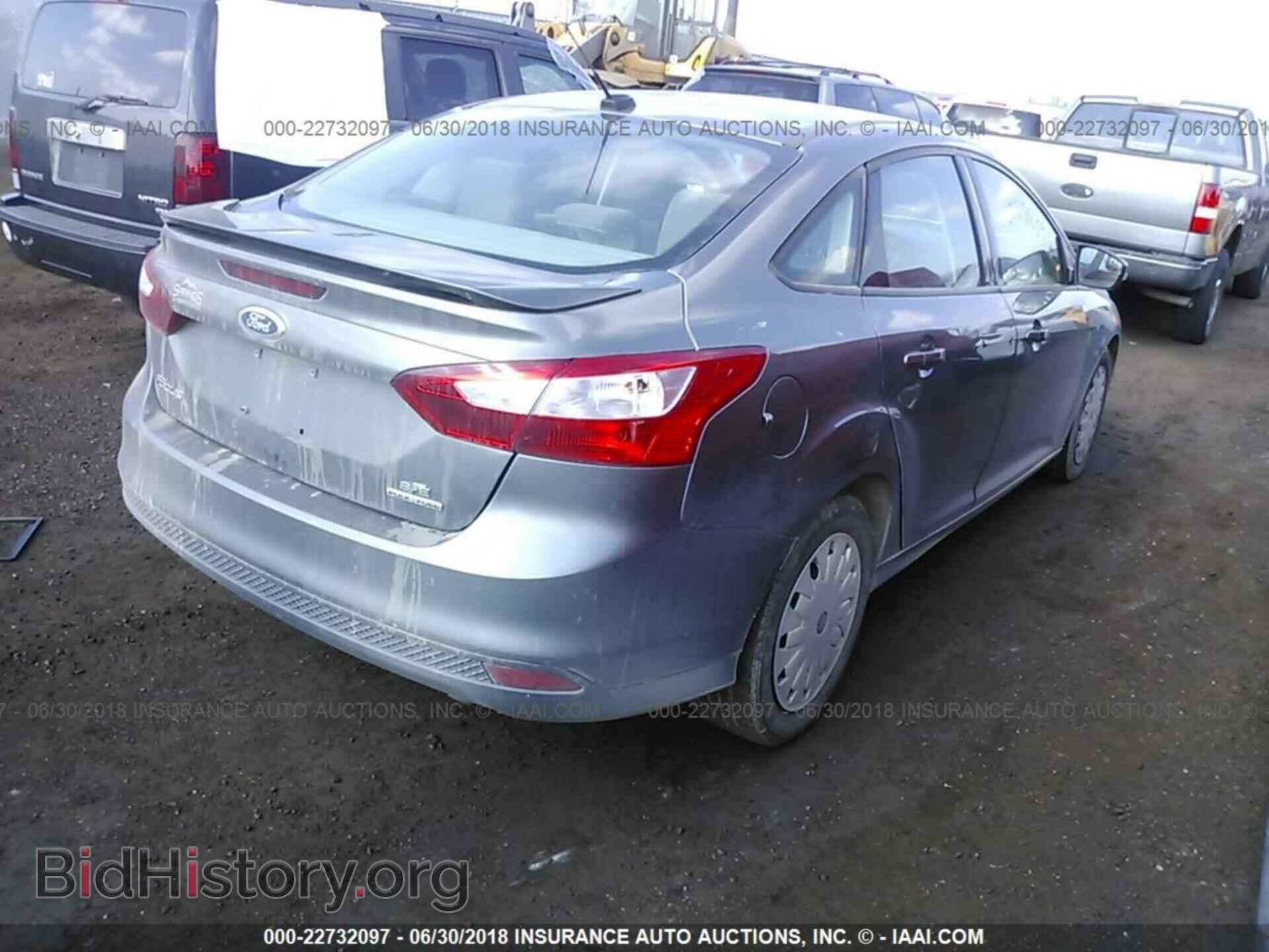 2013 Ford Focus - VIN: 1FADP3F2XDL263484 - Photo 4