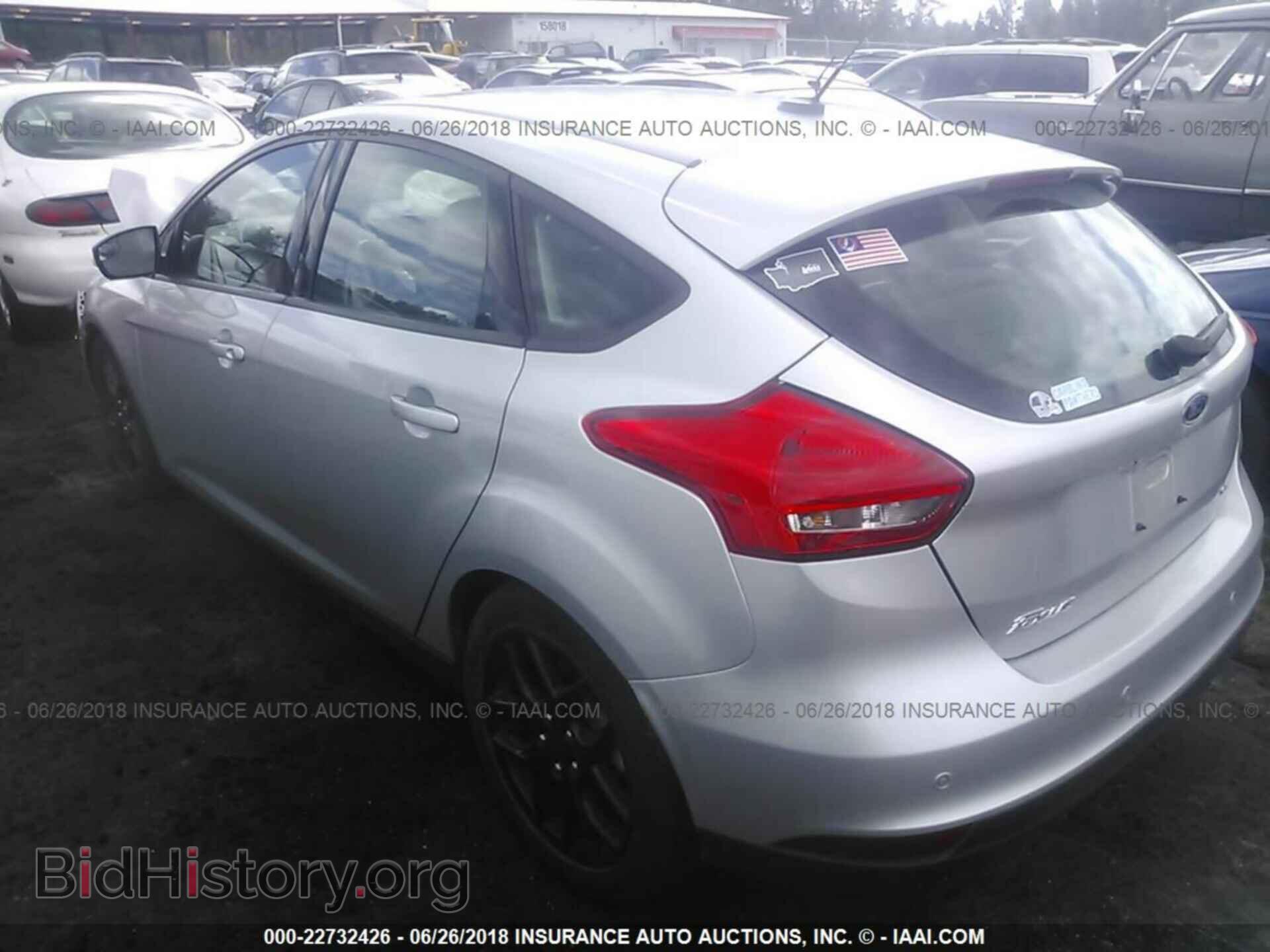 2016 Ford Focus - VIN: 1FADP3K29GL326164 - Photo 3