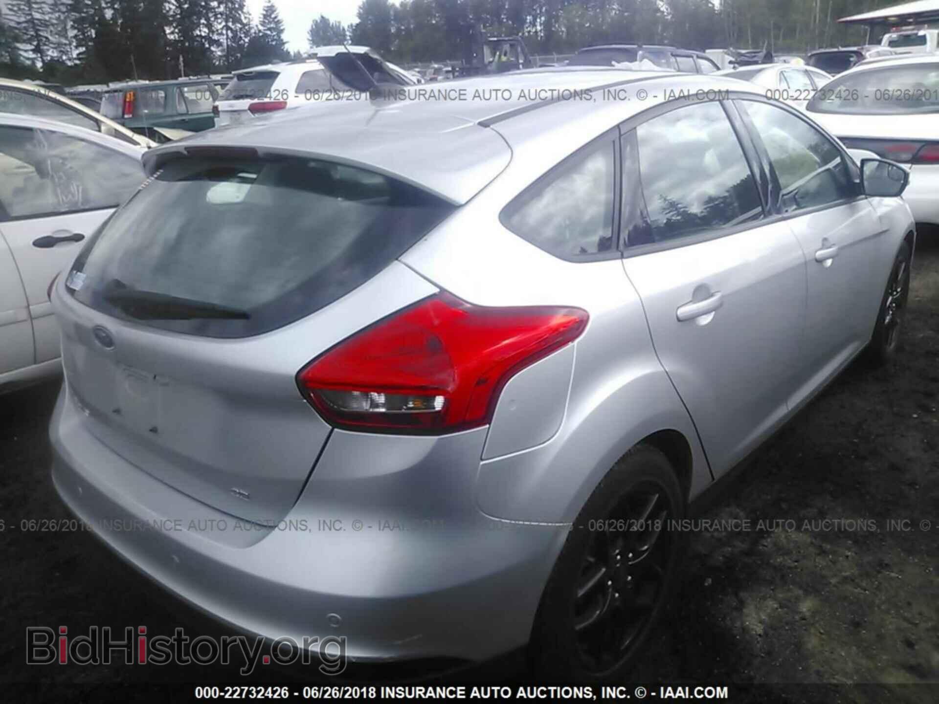 2016 Ford Focus - VIN: 1FADP3K29GL326164 - Photo 4