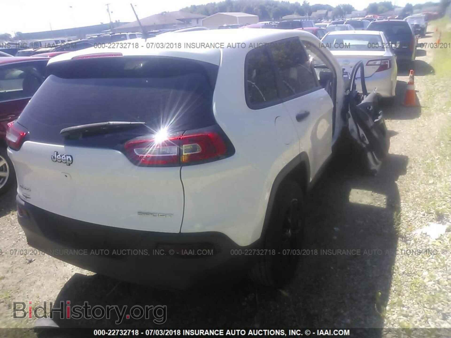 2015 Jeep Cherokee - VIN: 1C4PJMAB7FW528711 - Фото 4