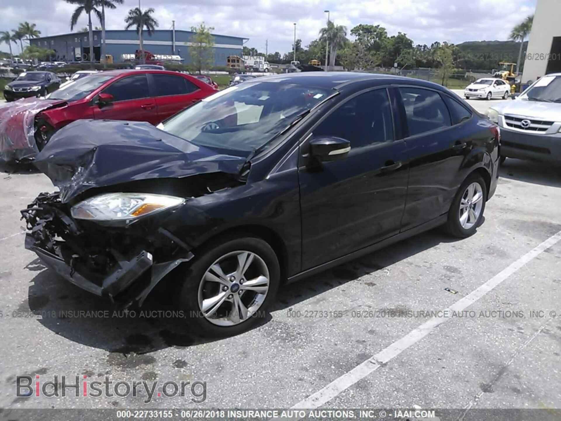 2013 Ford Focus - VIN: 1FADP3F20DL266880 - Фото 2