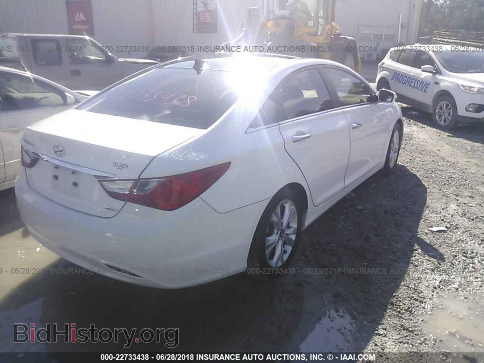 2012 Hyundai Sonata - VIN: 5NPEC4AC5CH443197 - Photo 4