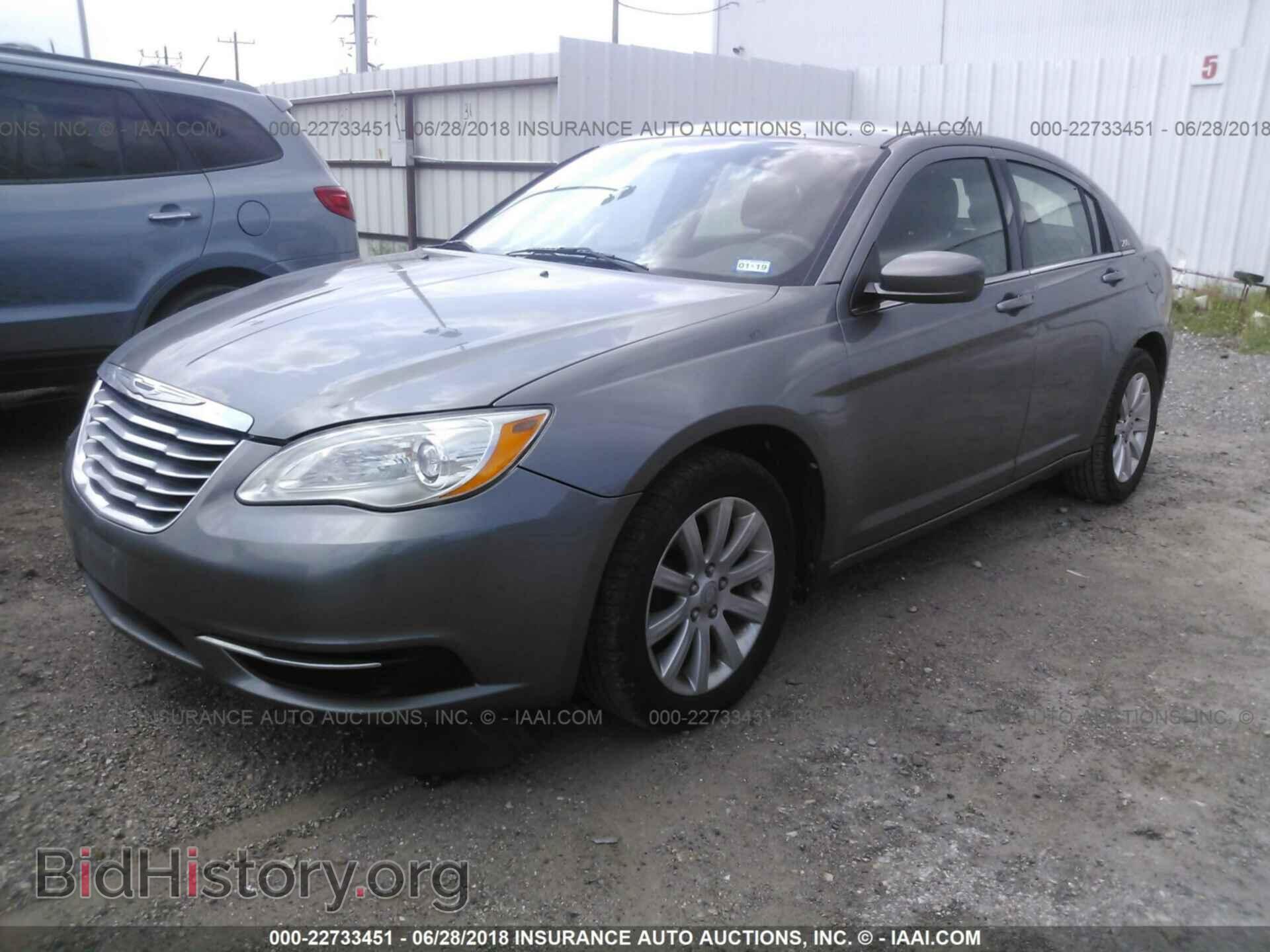 2012 Chrysler 200 - VIN: 1C3CCBBB9CN103749 - Photo 2