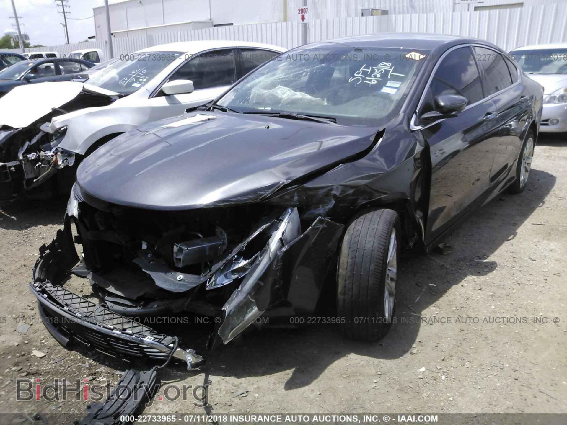 2015 Chrysler 200 - VIN: 1C3CCCAB3FN665786 - Photo 2