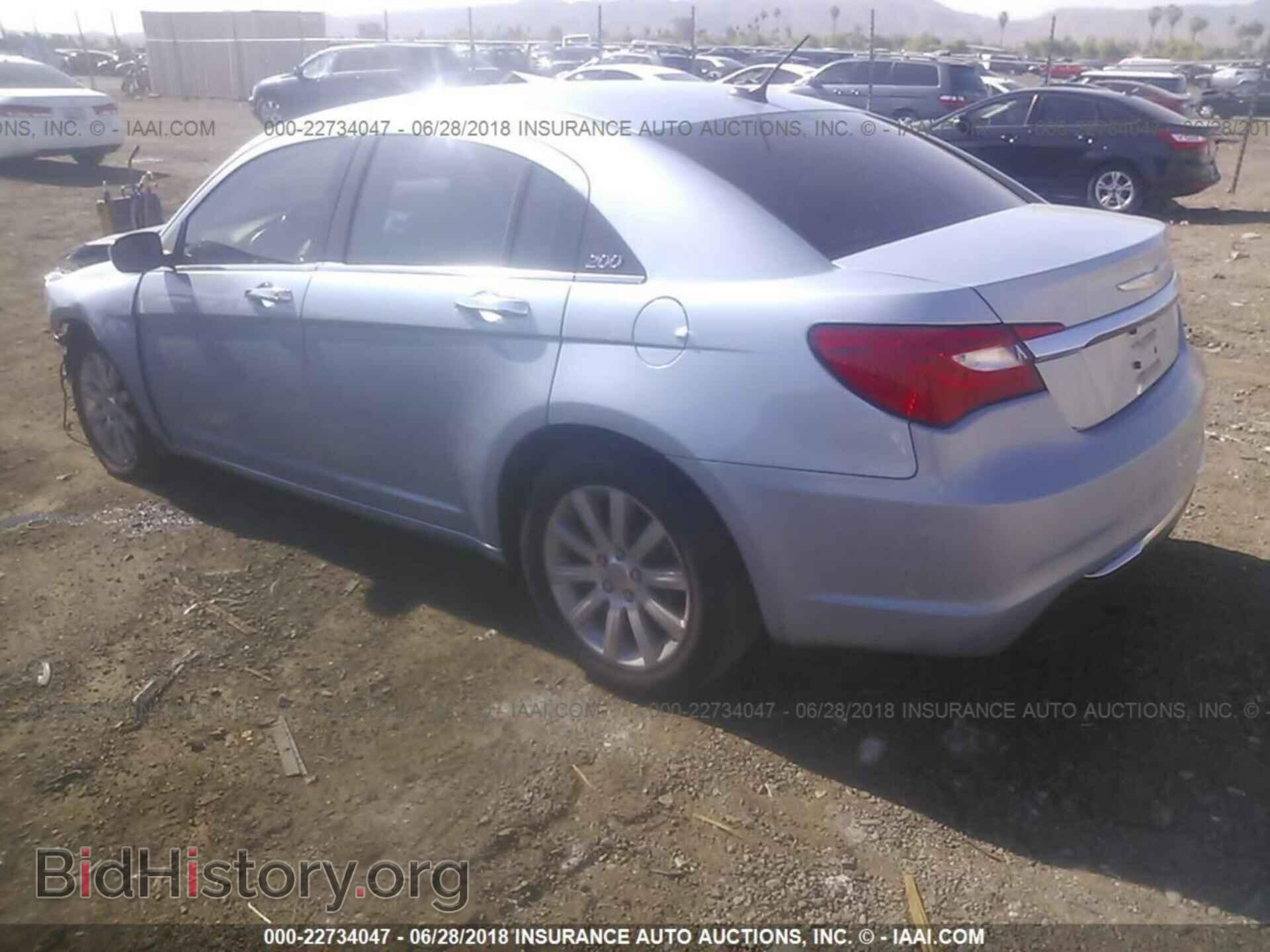 2013 Chrysler 200 - VIN: 1C3CCBCG1DN636464 - Photo 3