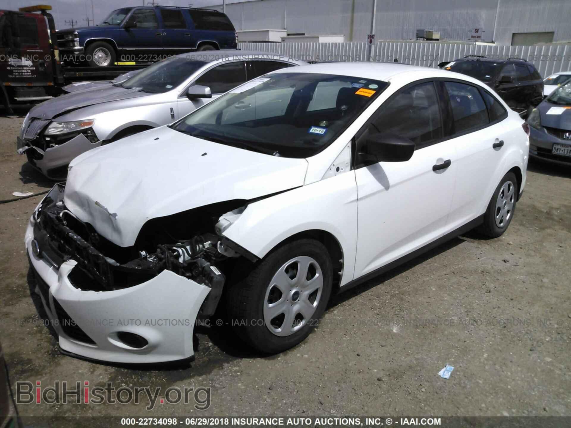 2014 Ford Focus - VIN: 1FADP3E25EL207892 - Photo 2