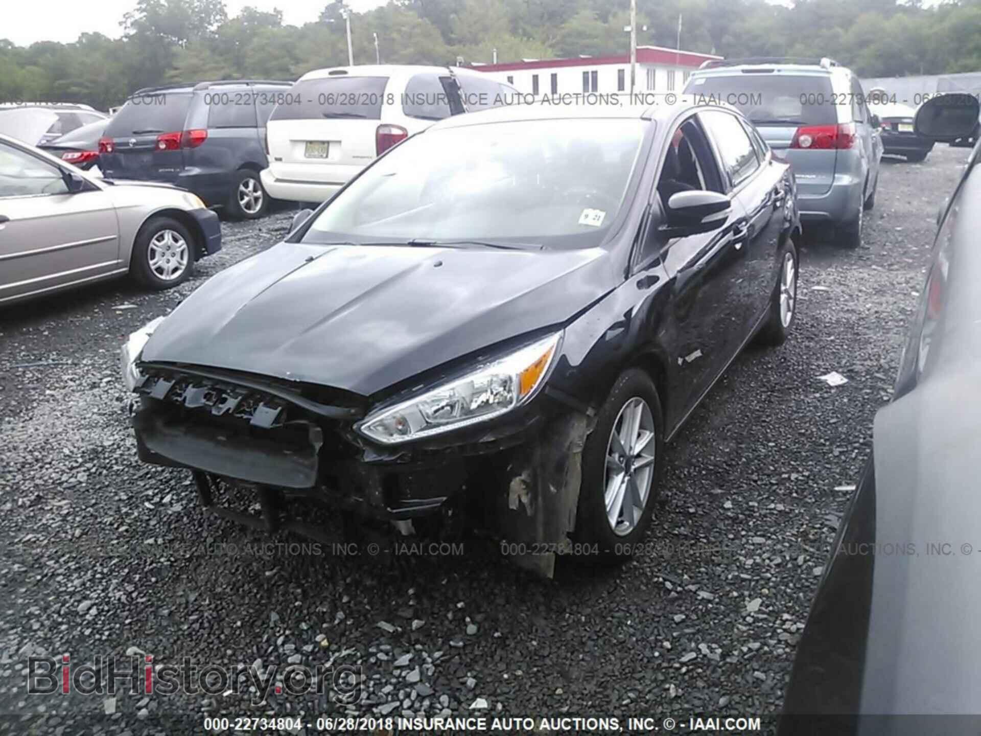2016 Ford Focus - VIN: 1FADP3F24GL392390 - Photo 2