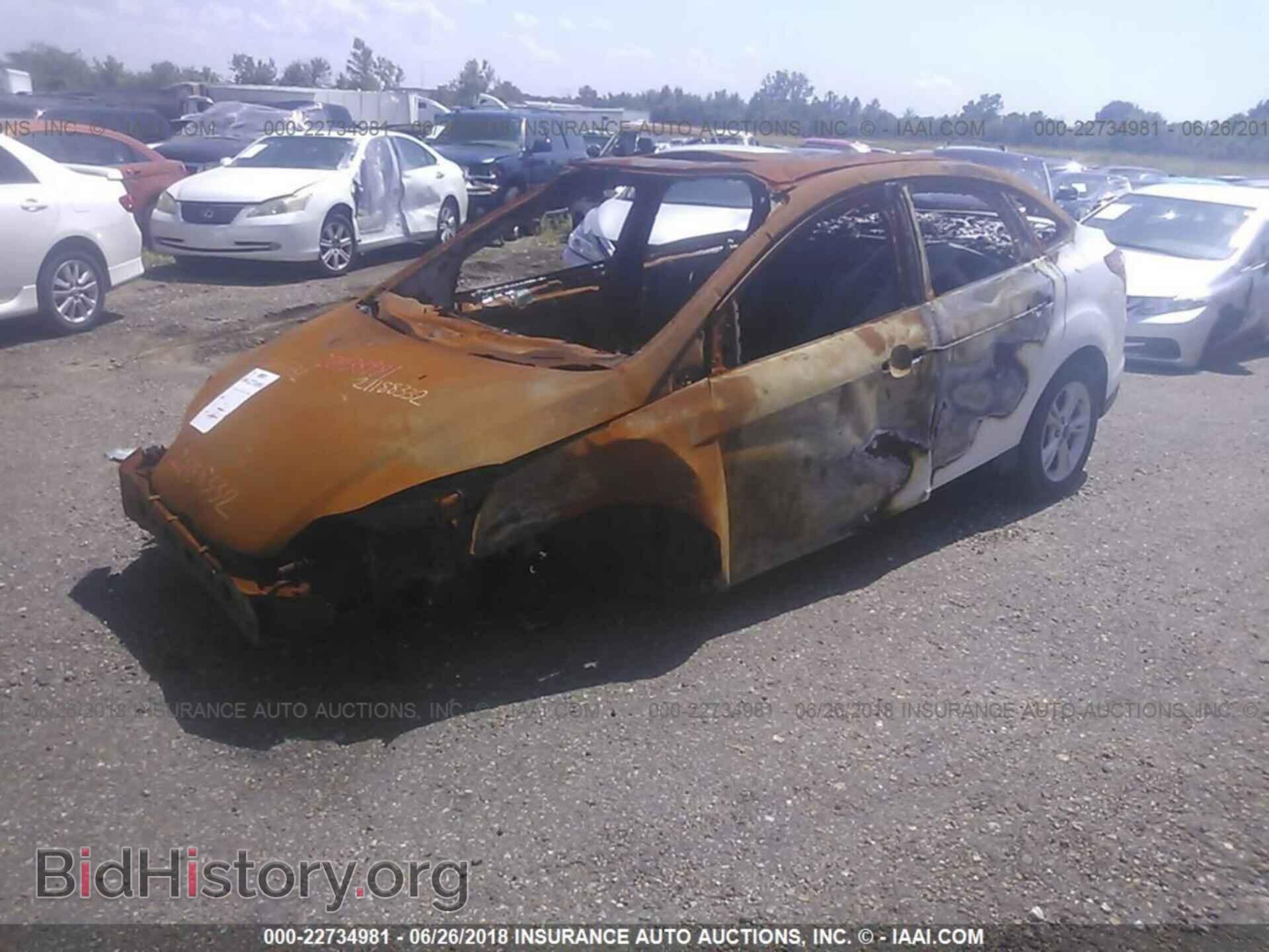 2014 Ford Focus - VIN: 1FADP3F28EL402836 - Фото 2