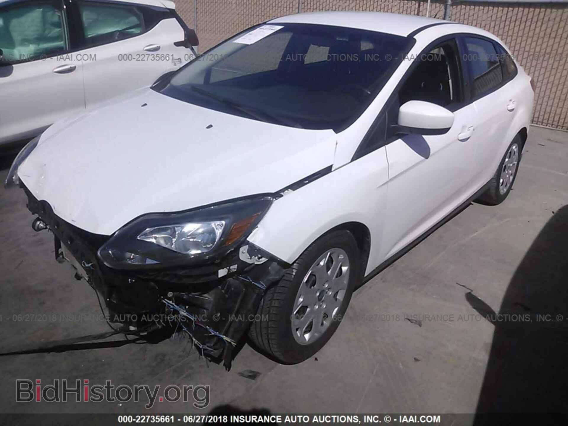 2012 Ford Focus - VIN: 1FAHP3F20CL185569 - Фото 2