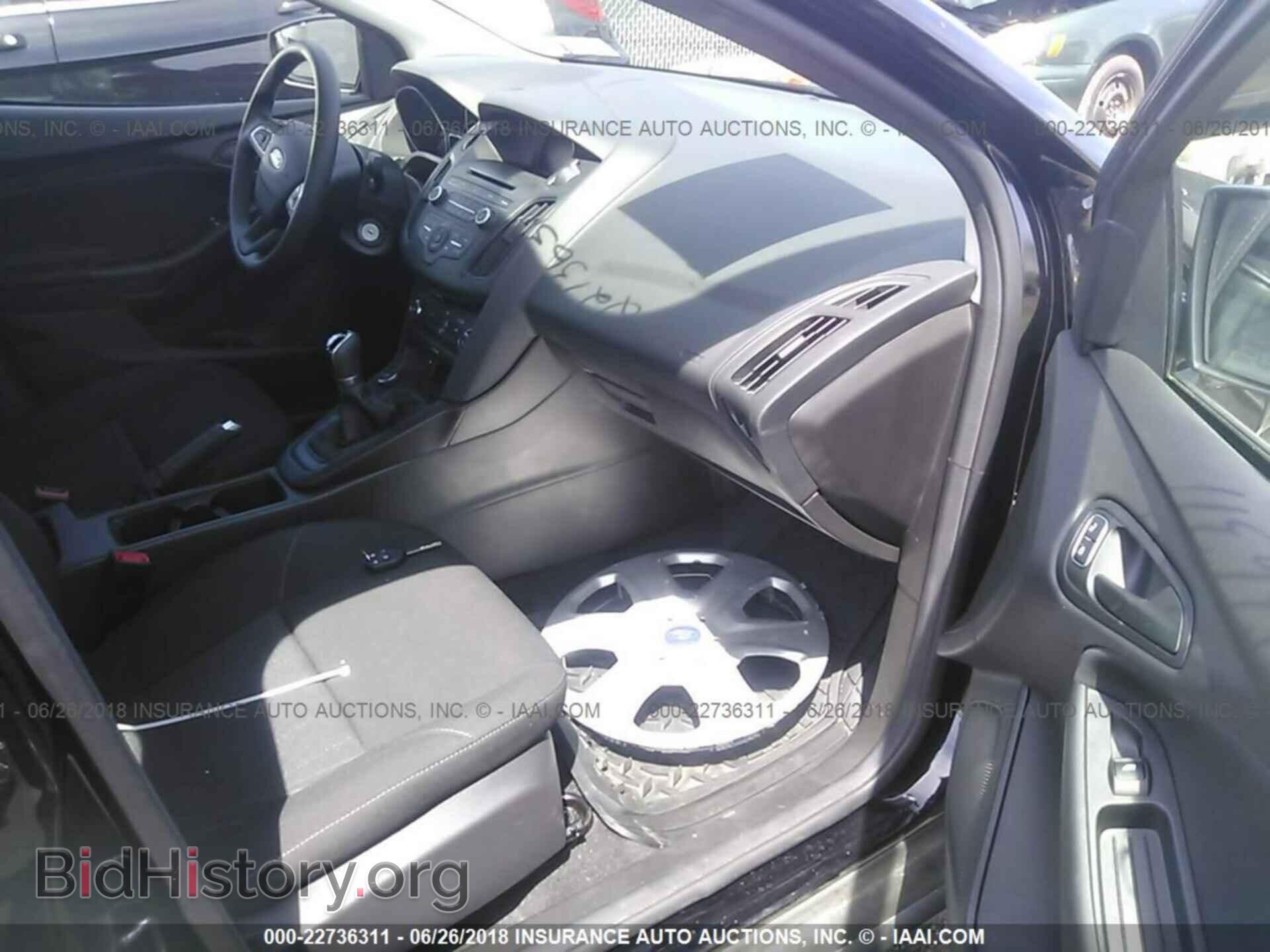 2017 Ford Focus - VIN: 1FADP3E24HL312850 - Photo 5