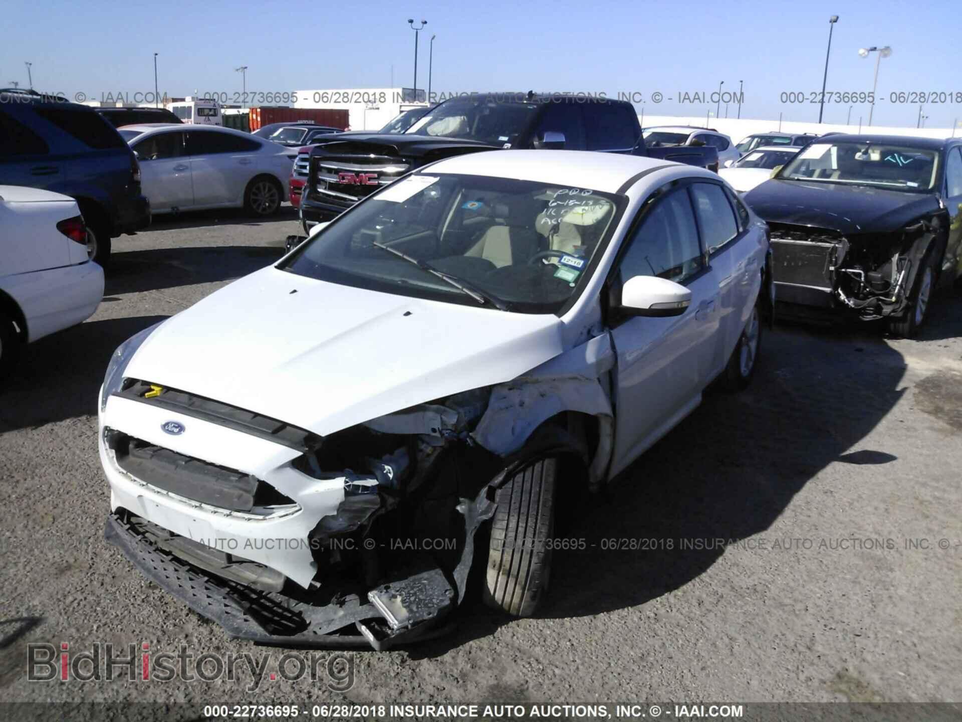 2015 Ford Focus - VIN: 1FADP3F21FL209025 - Photo 2