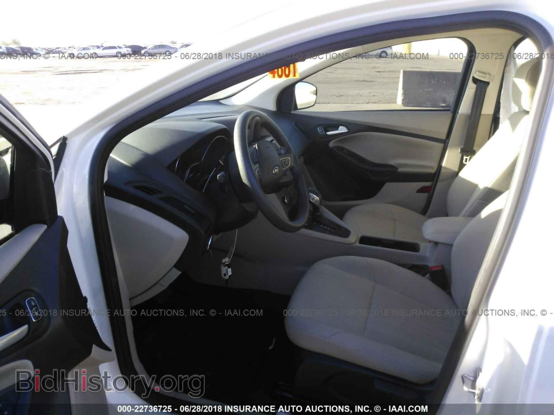 2017 Ford Focus - VIN: 1FADP3F23HL332442 - Photo 5