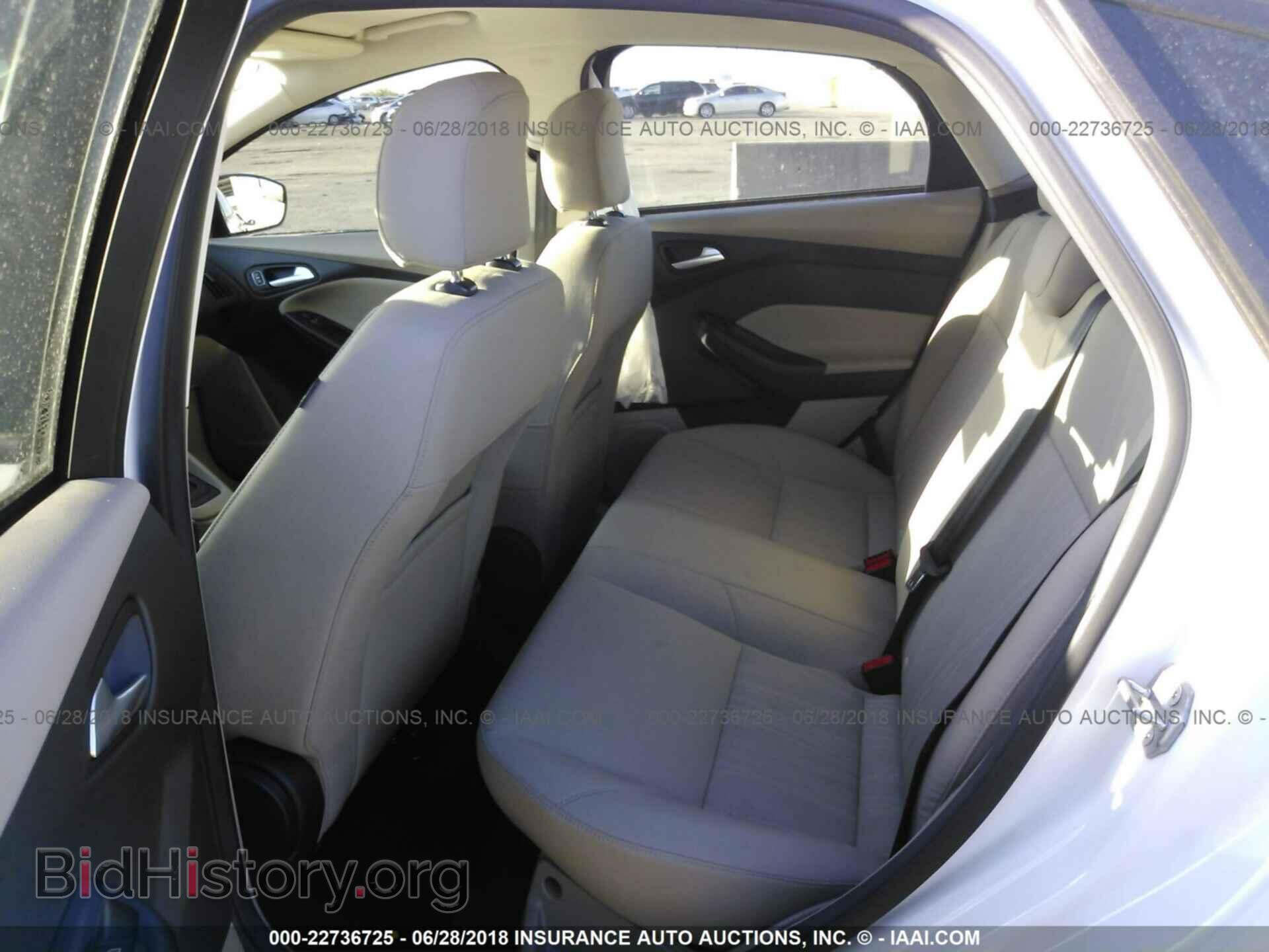 2017 Ford Focus - VIN: 1FADP3F23HL332442 - Photo 8