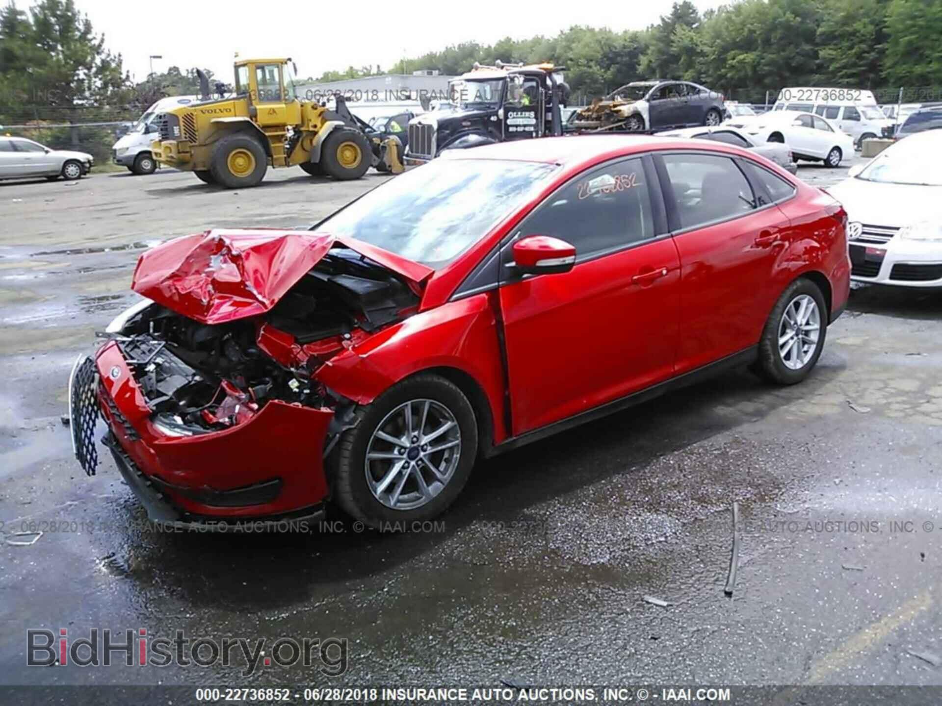 2015 Ford Focus - VIN: 1FADP3F25FL316417 - Photo 2