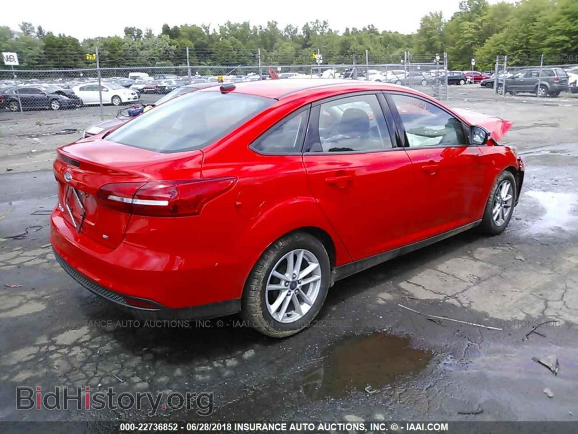 2015 Ford Focus - VIN: 1FADP3F25FL316417 - Photo 4