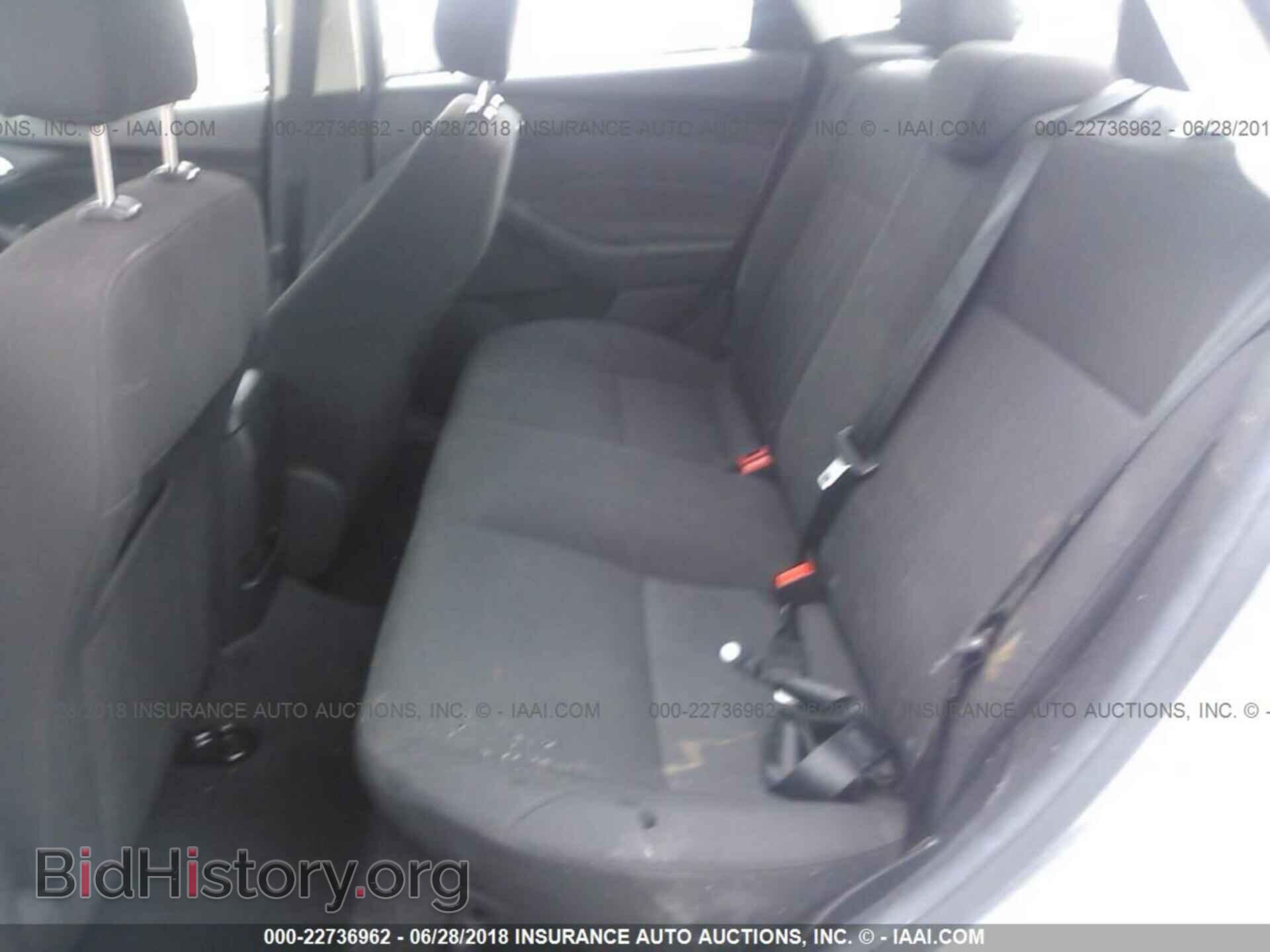 2016 Ford Focus - VIN: 1FADP3F29GL355528 - Photo 8