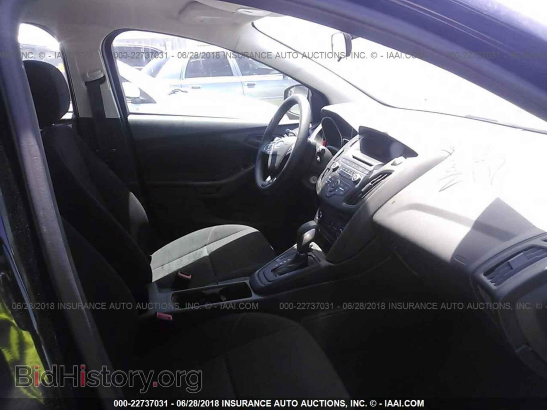 2017 Ford Focus - VIN: 1FADP3E24HL319474 - Photo 5
