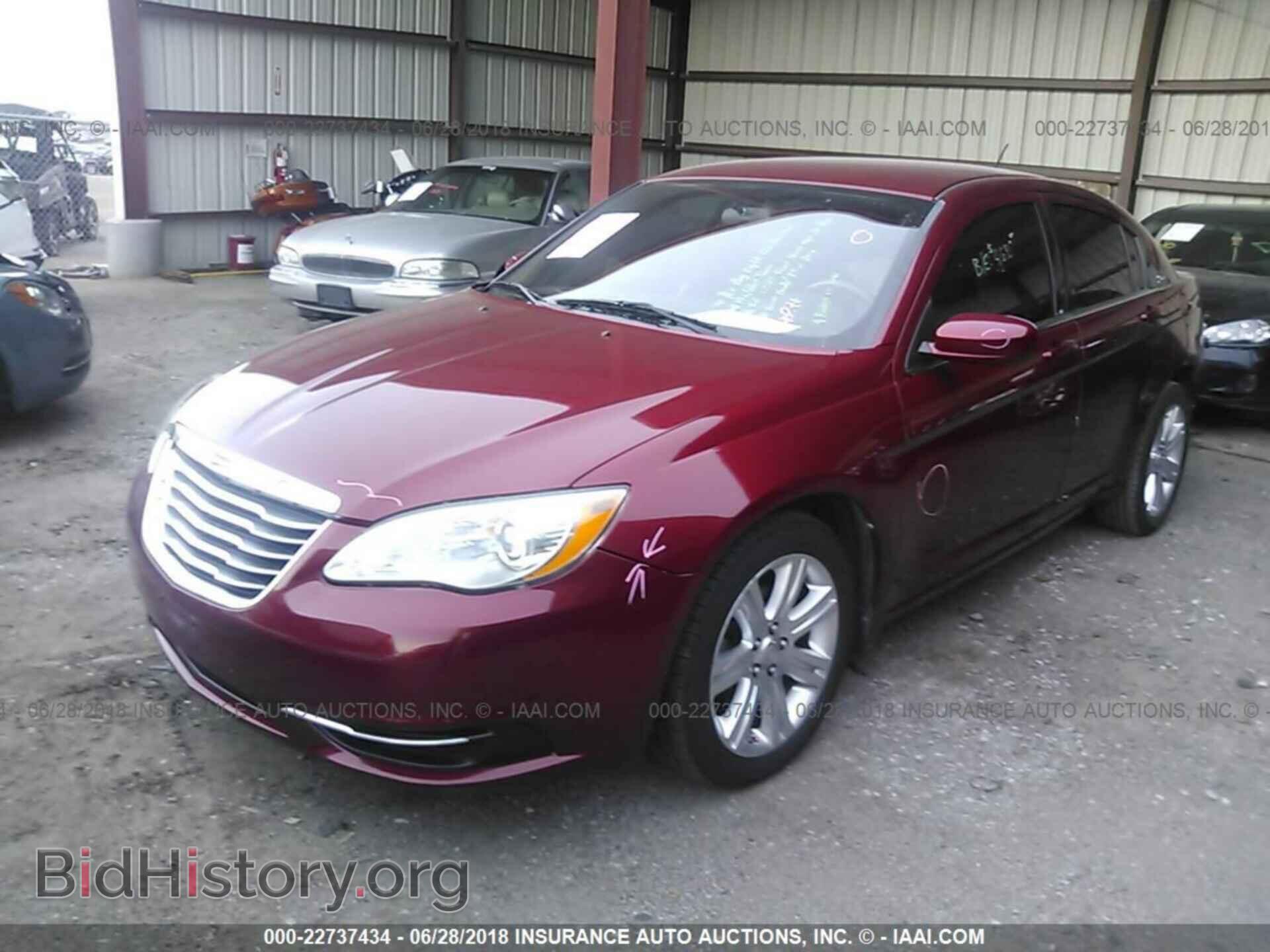 2012 Chrysler 200 - VIN: 1C3CCBBB5CN131614 - Фото 2